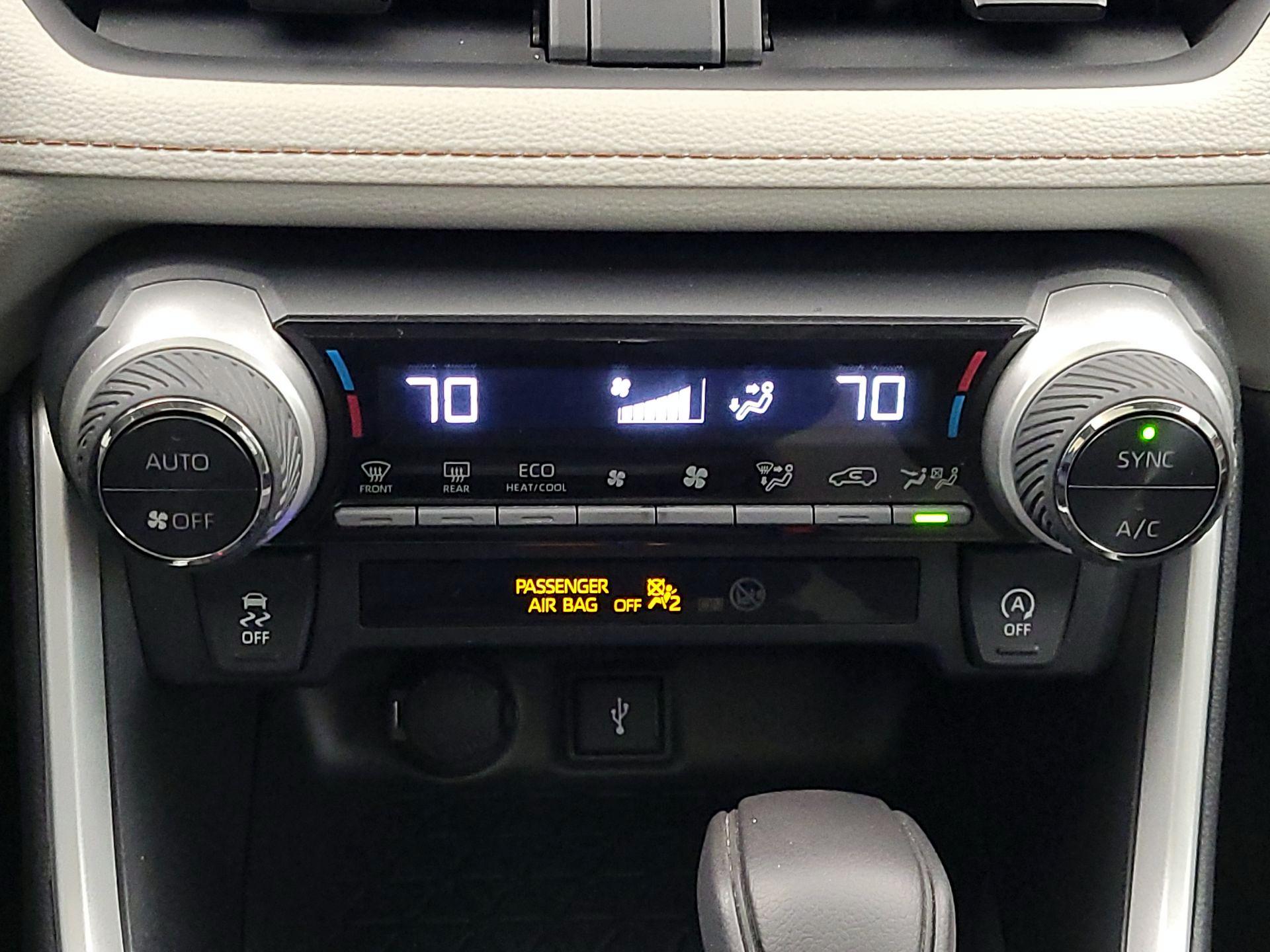Thumbnail: 2022 Toyota RAV4 - 17