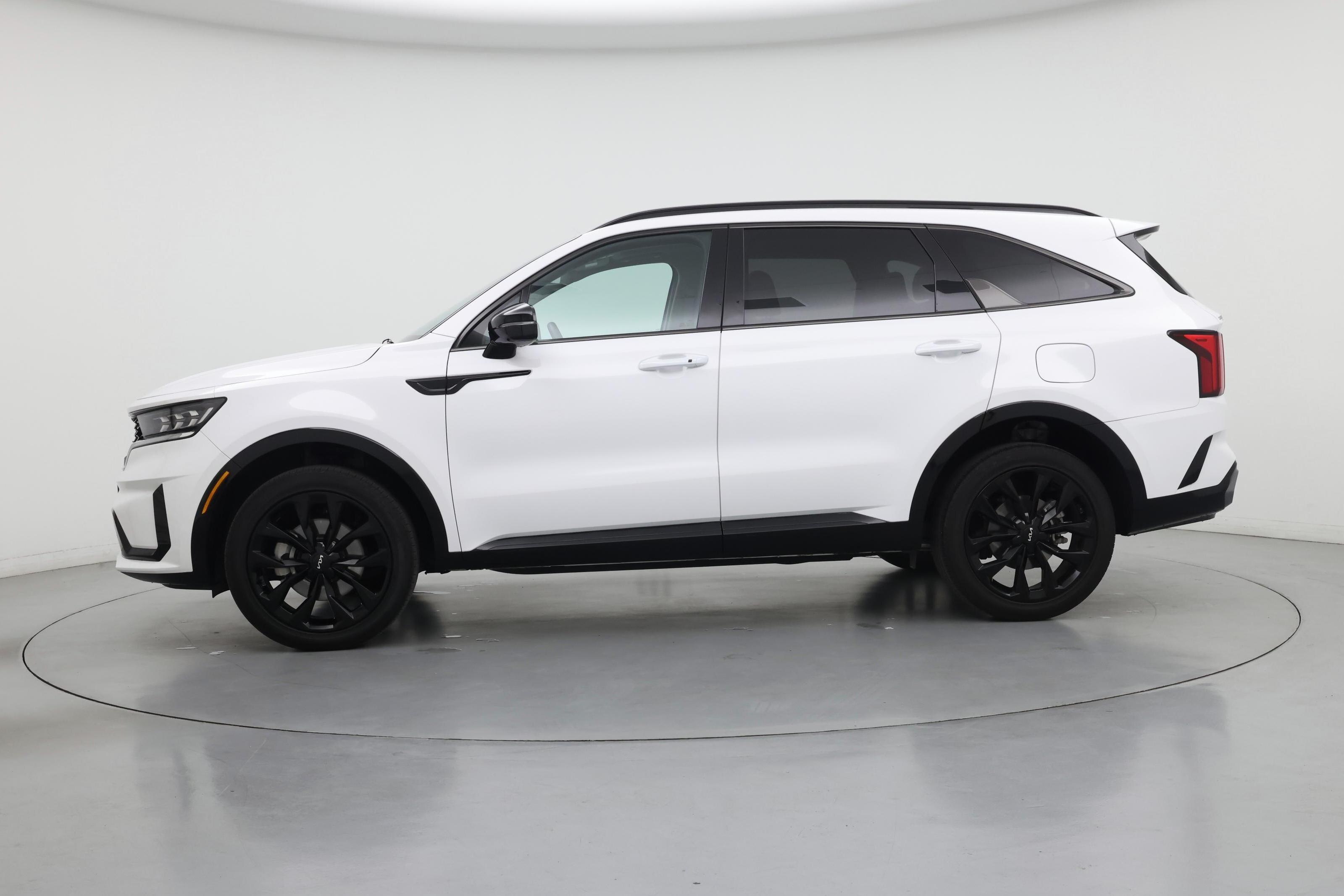 Thumbnail: 2023 Kia Sorento - 3