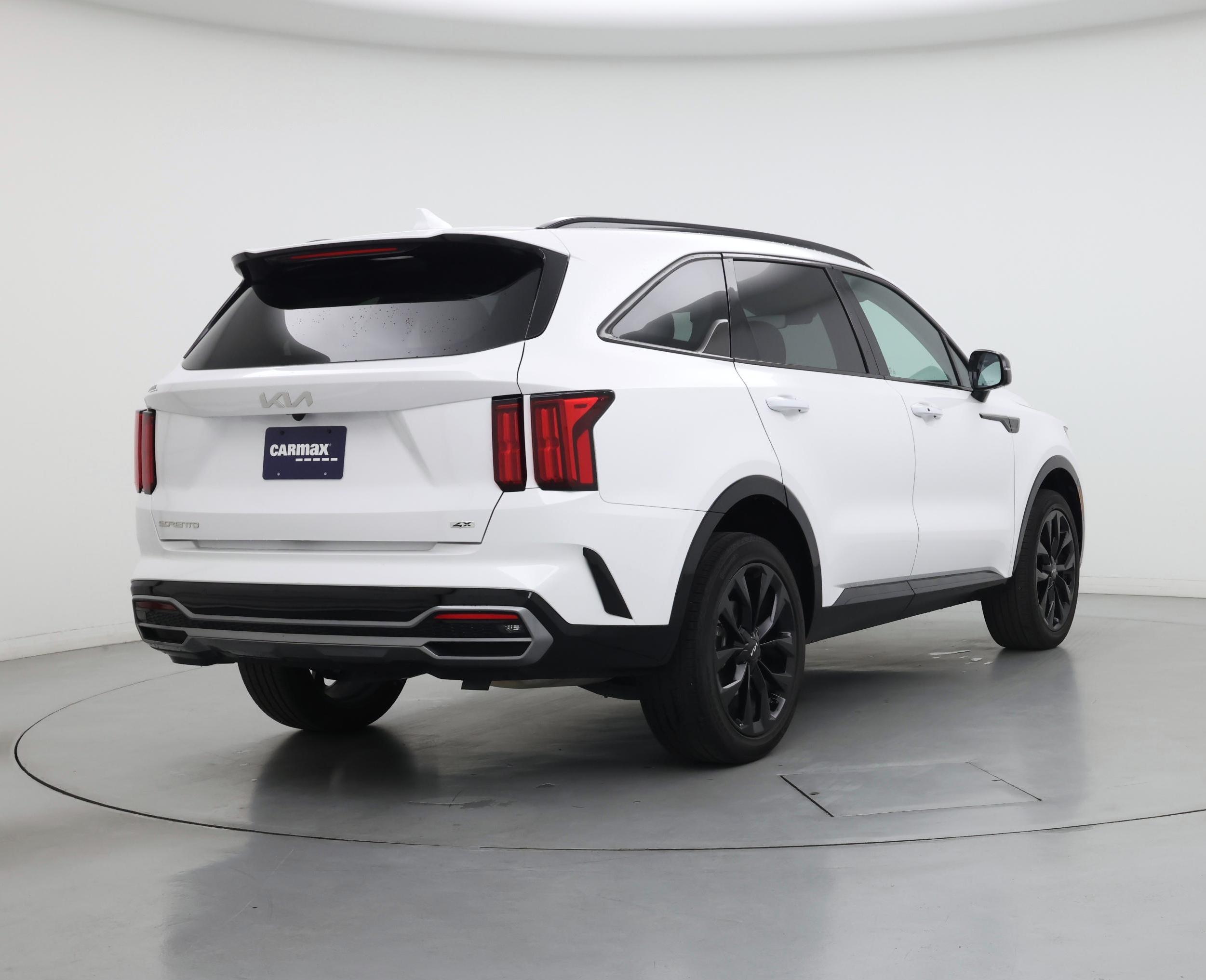 Thumbnail: 2023 Kia Sorento - 8