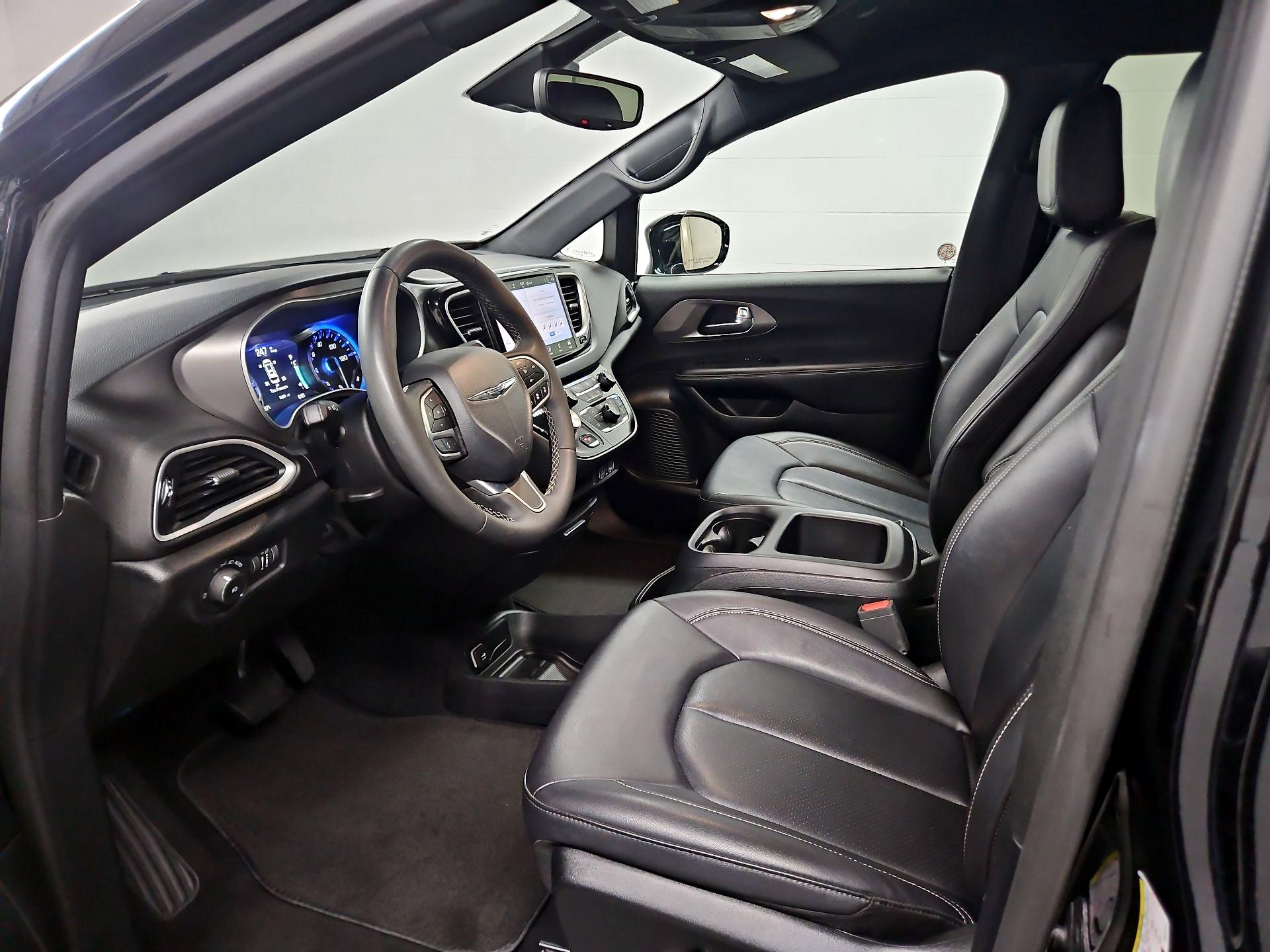 Thumbnail: 2025 Chrysler Pacifica - 11