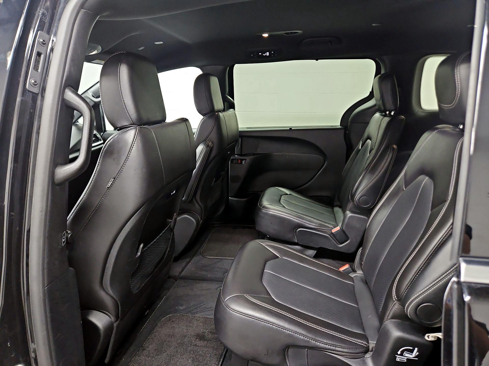 Thumbnail: 2025 Chrysler Pacifica - 19