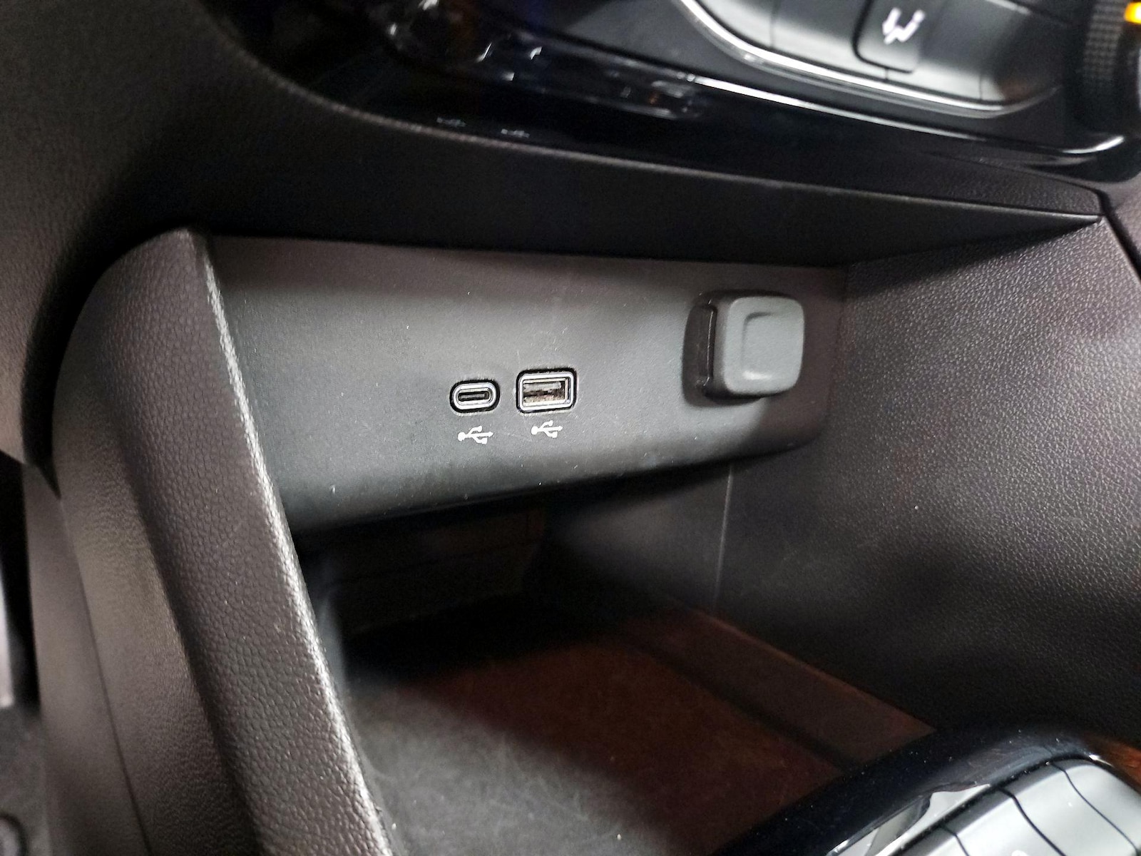 2024 Buick Encore GX Sport Touring - Photo 19