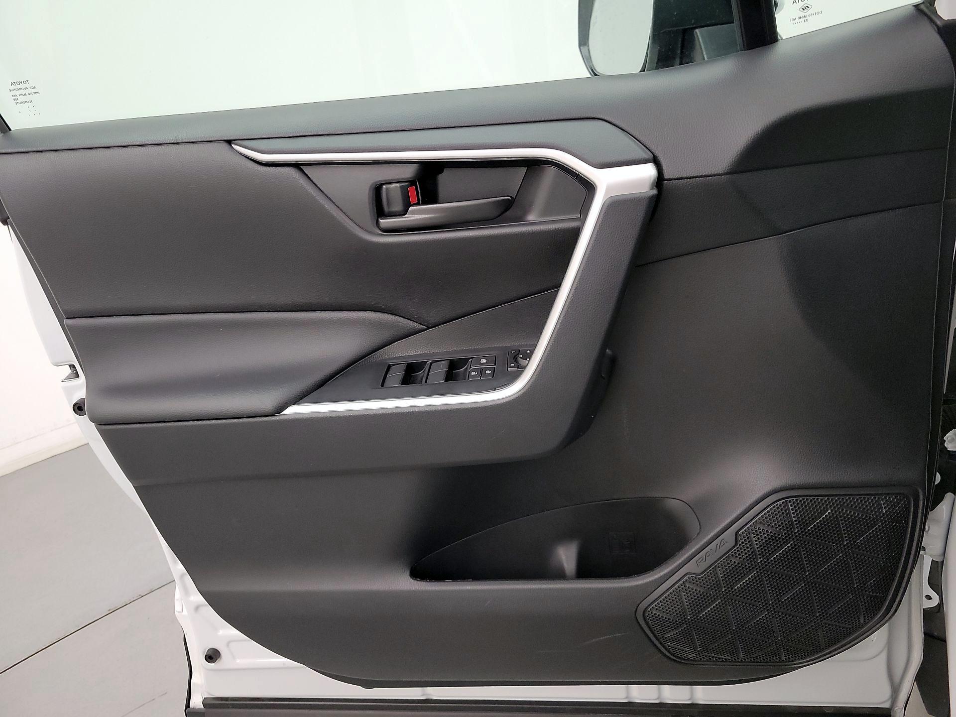 Thumbnail: 2024 Toyota RAV4 - 12