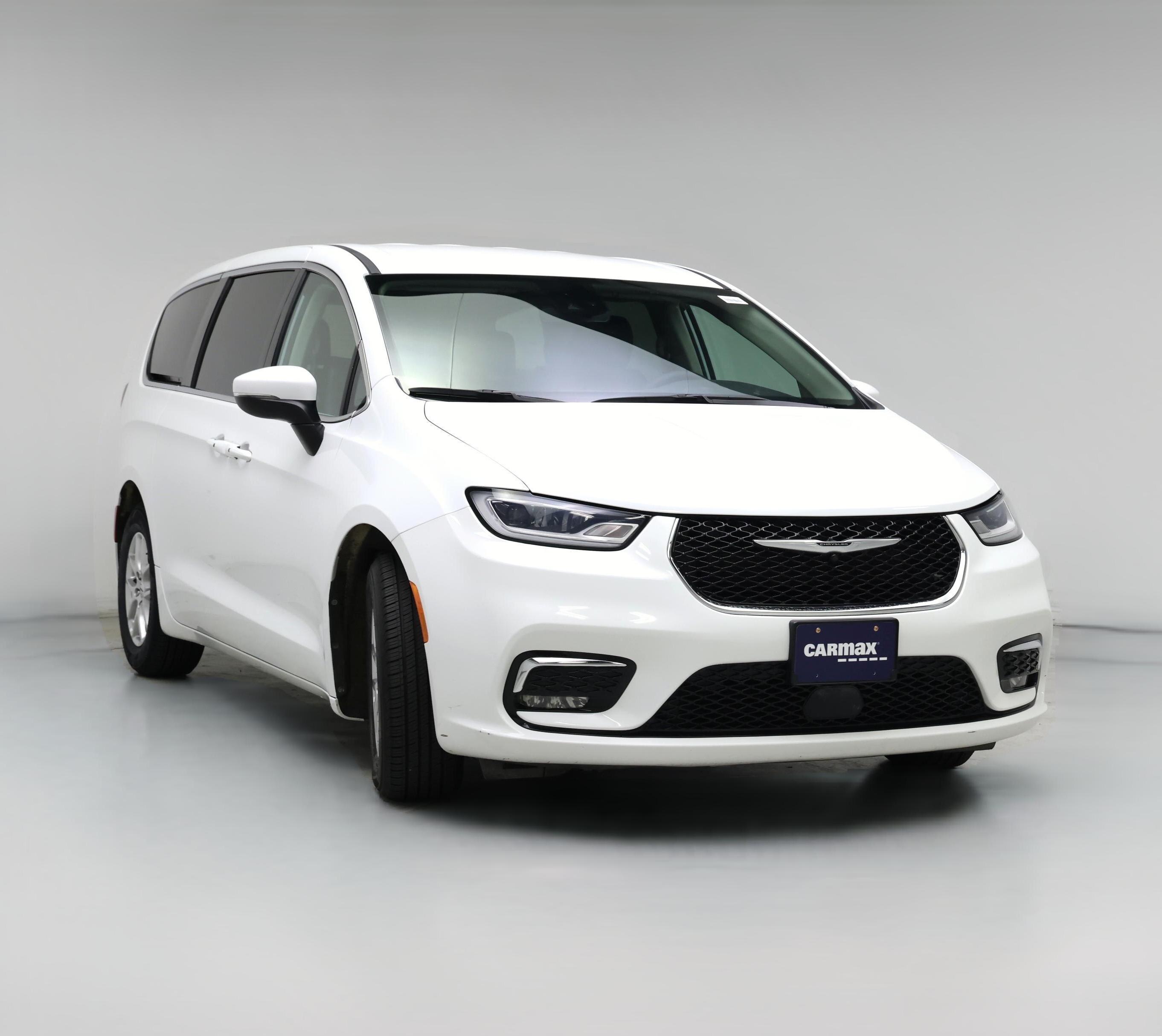 Thumbnail: 2023 Chrysler Pacifica - 1