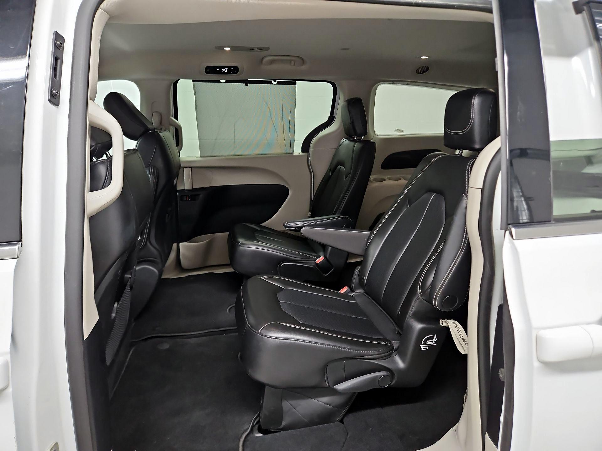 Thumbnail: 2023 Chrysler Pacifica - 19