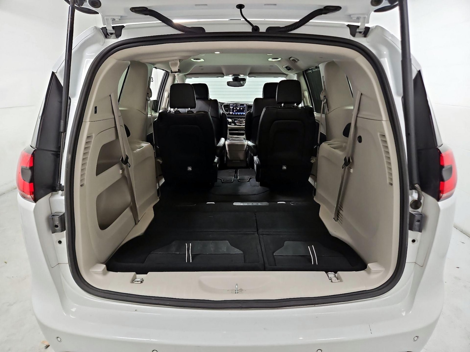 2023 Chrysler Pacifica Touring L - Photo 23