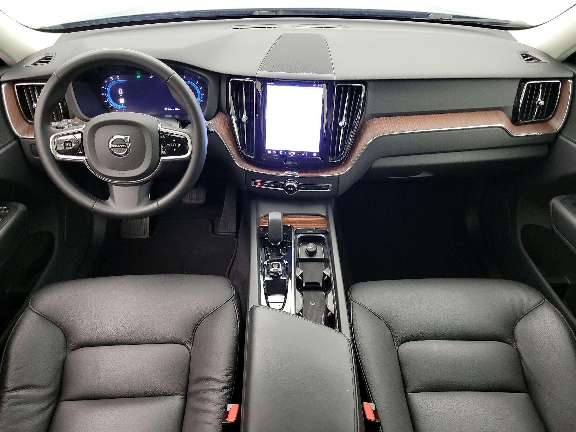 Thumbnail: 2023 Volvo XC60 - 9
