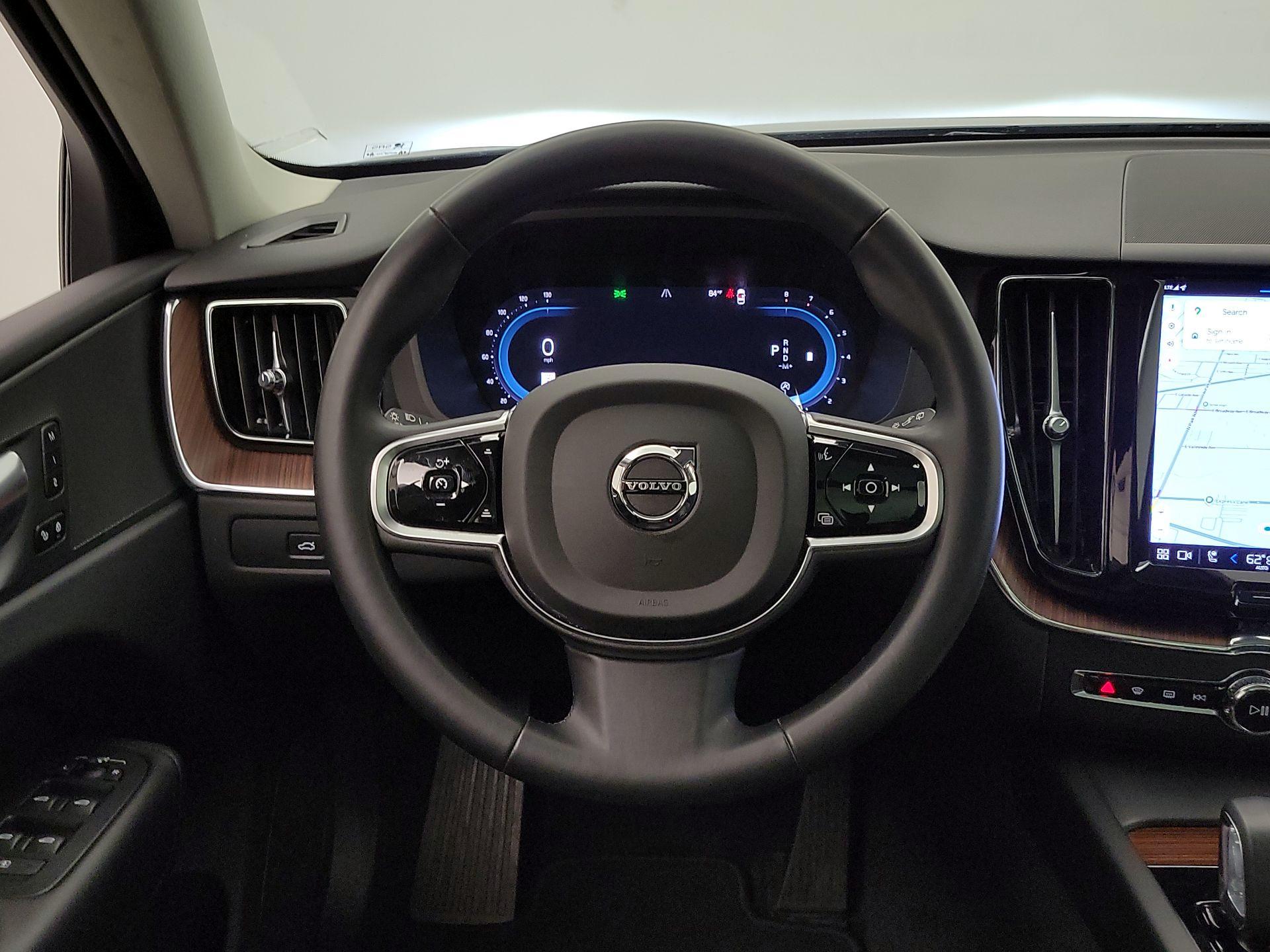 Thumbnail: 2023 Volvo XC60 - 10