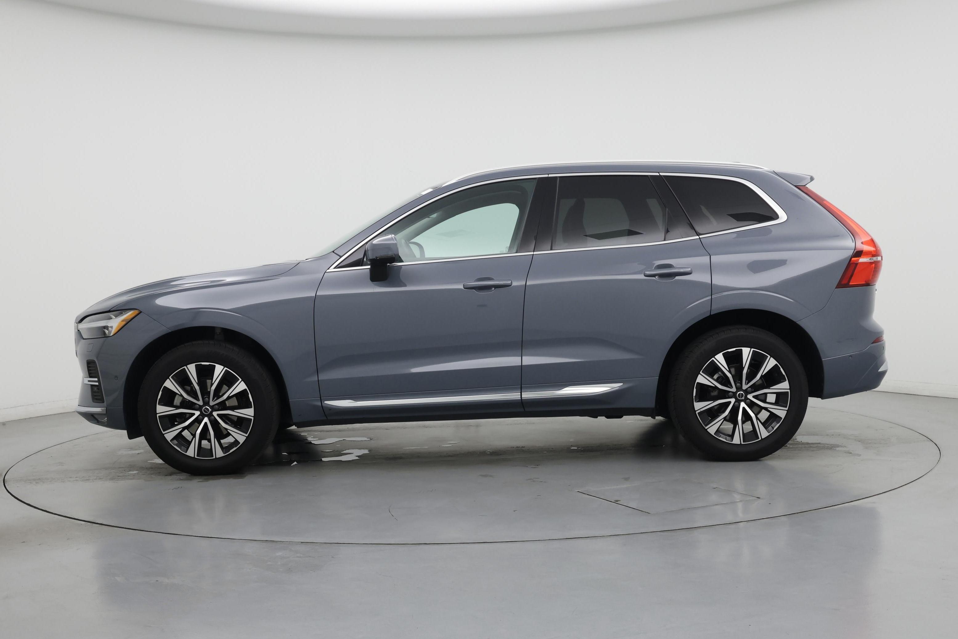 Thumbnail: 2023 Volvo XC60 - 3