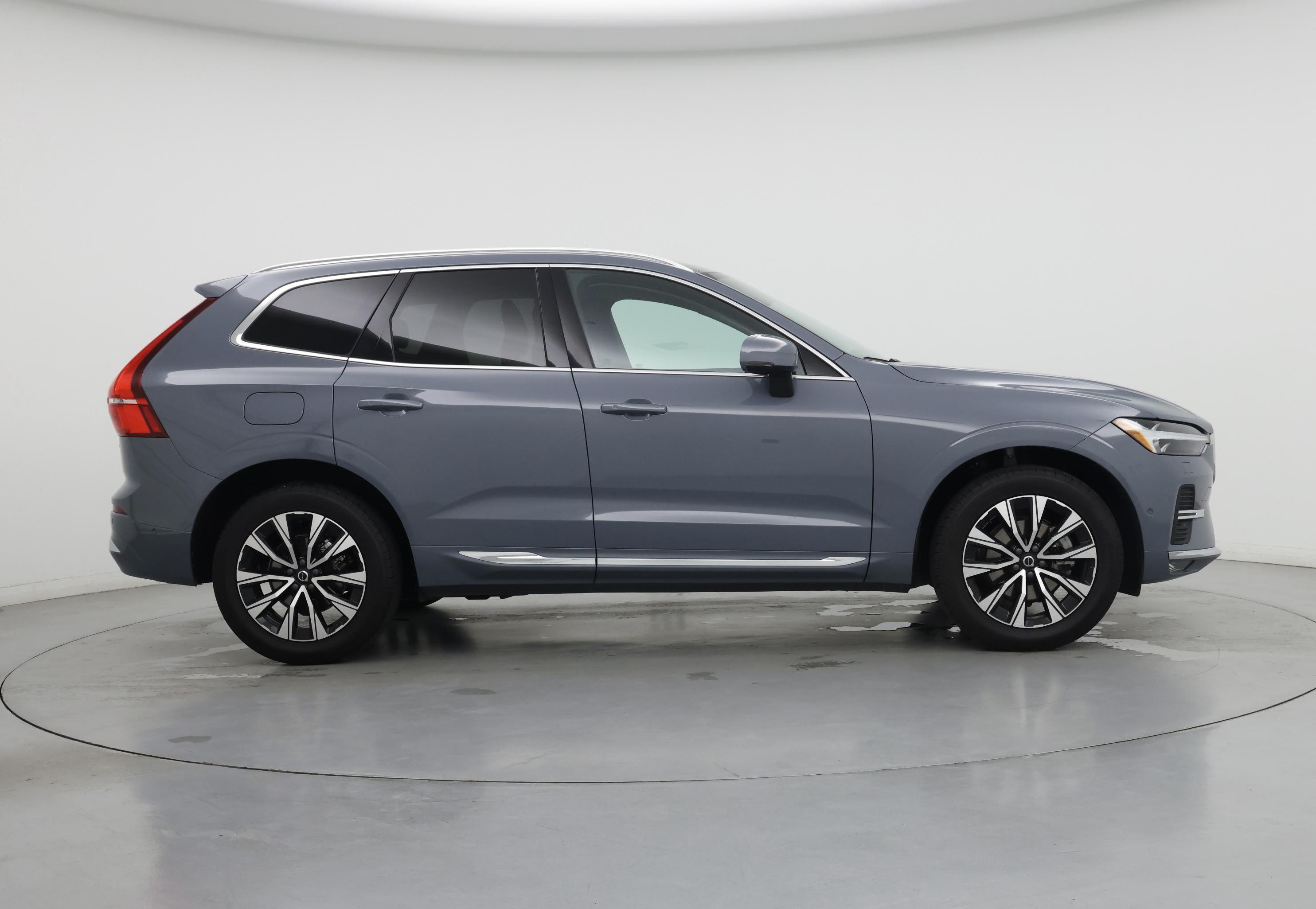 Thumbnail: 2023 Volvo XC60 - 7