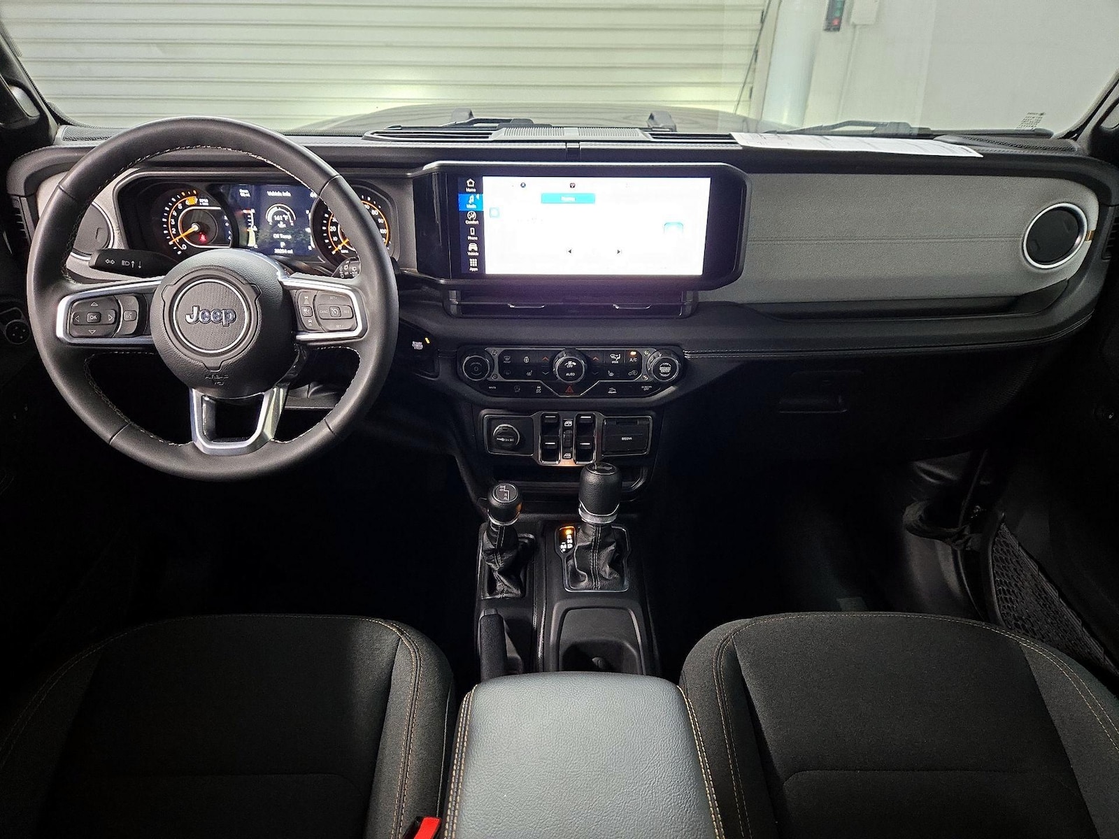 2025 Jeep Wrangler 4-Door Sahara - Photo 10