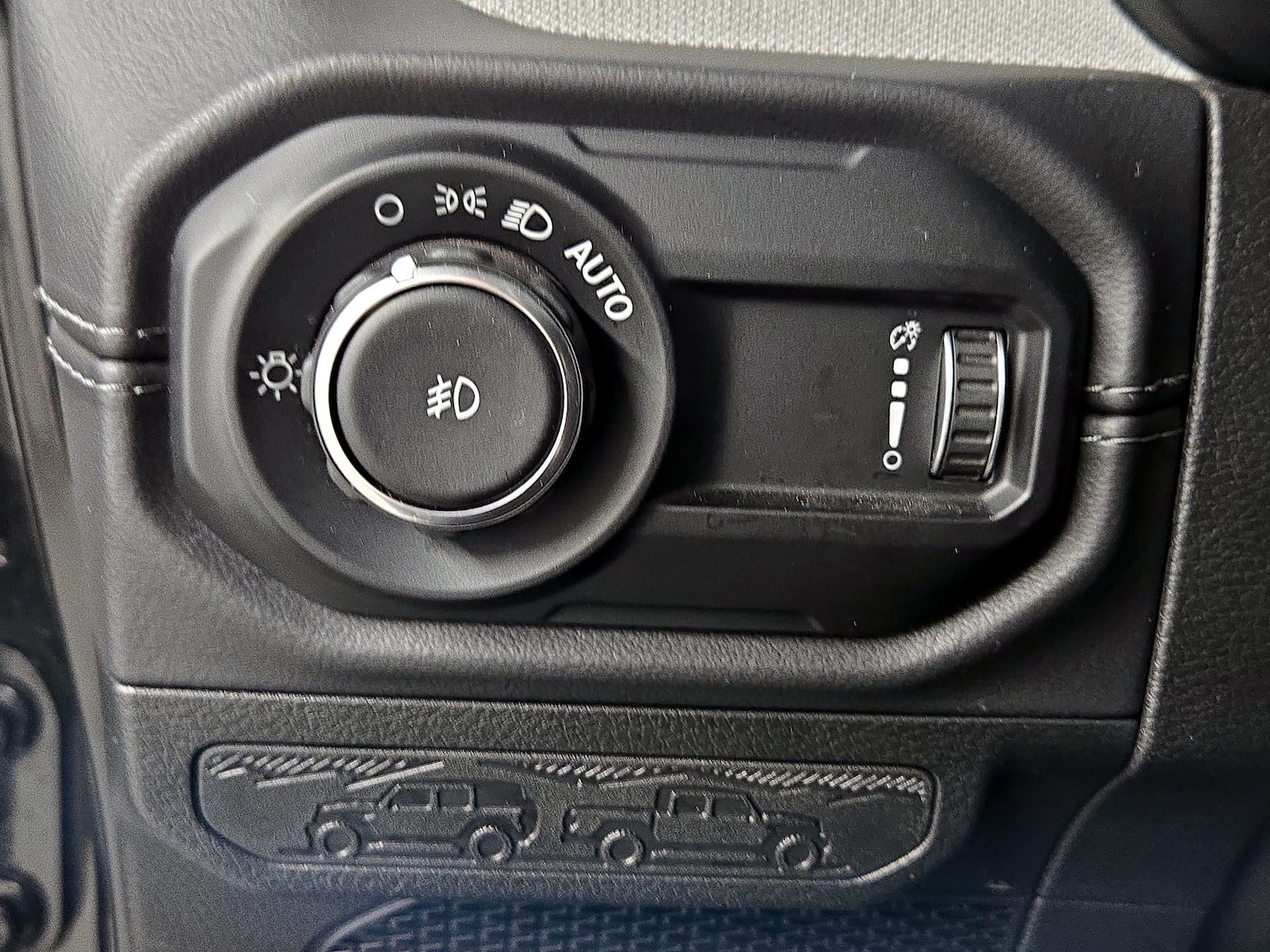 2025 Jeep Wrangler 4-Door Sahara - Photo 14