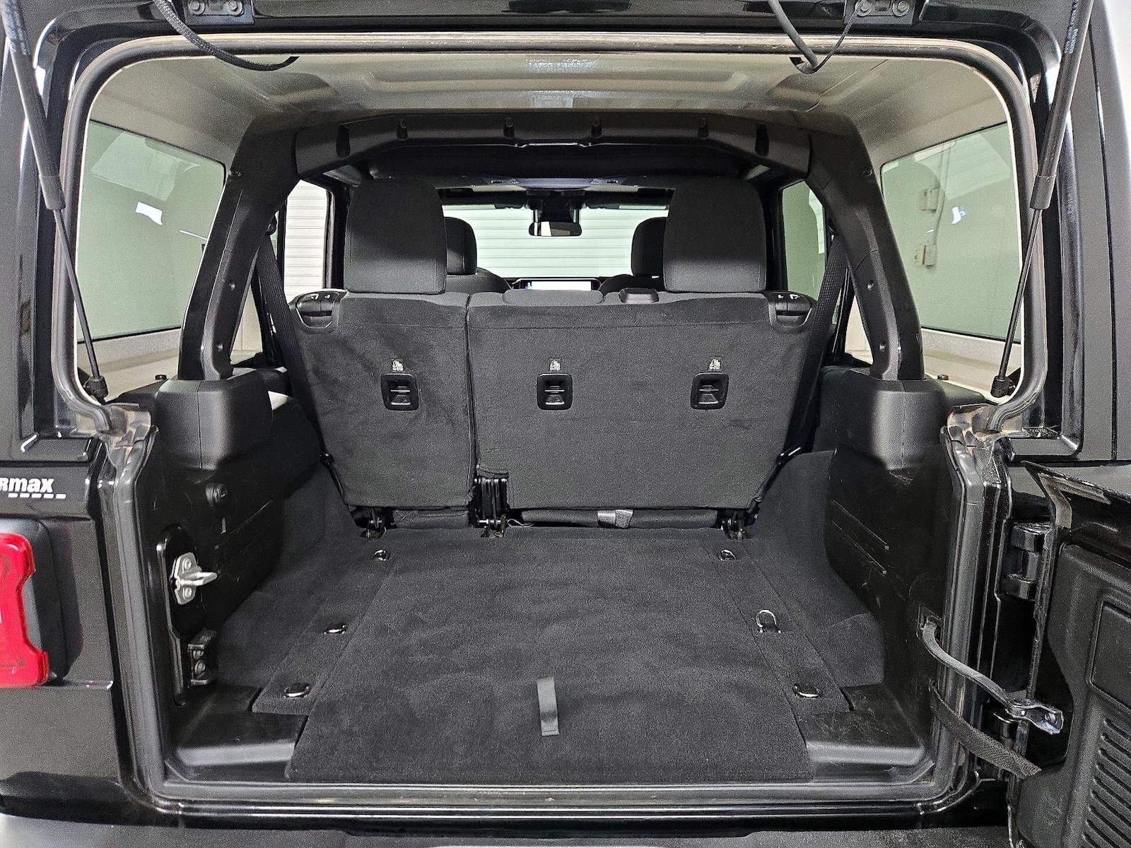 2025 Jeep Wrangler 4-Door Sahara - Photo 21