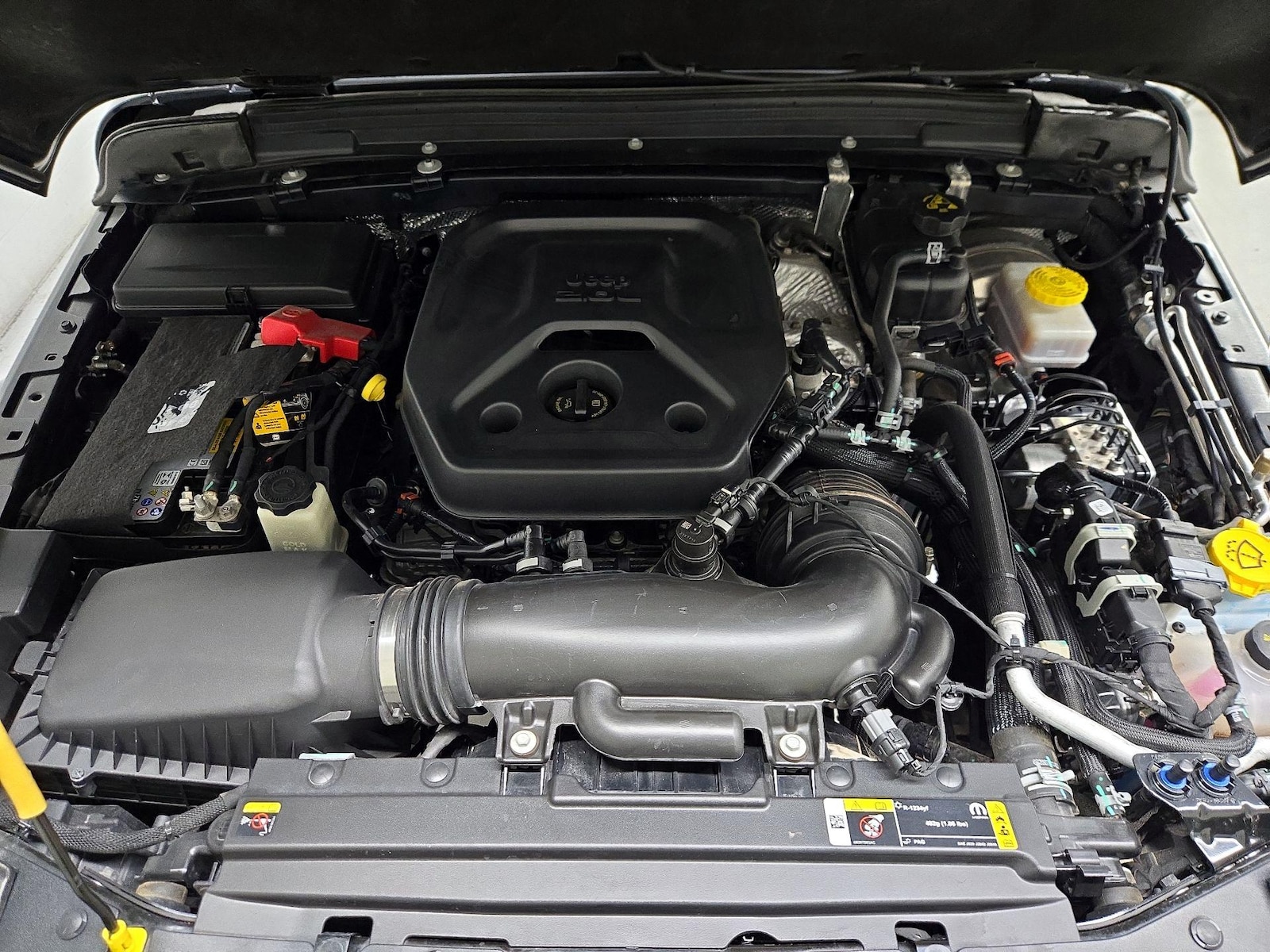 2025 Jeep Wrangler 4-Door Sahara - Photo 22