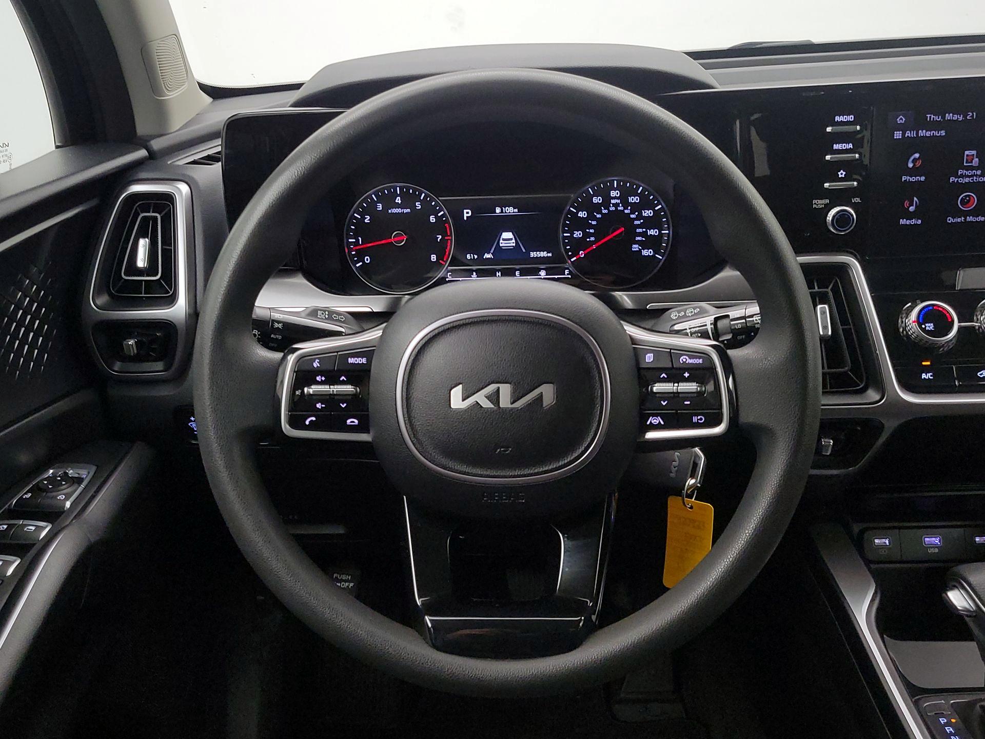 Thumbnail: 2023 Kia Sorento - 10
