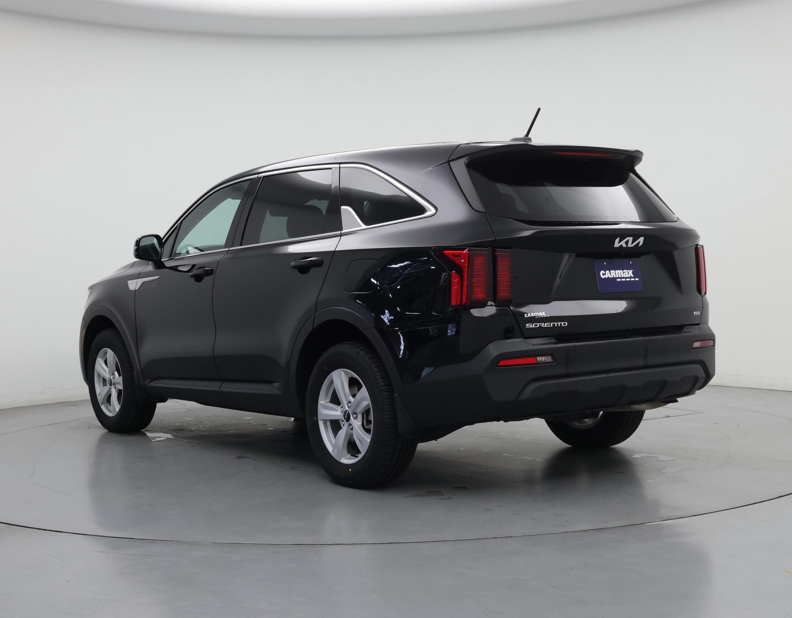 Thumbnail: 2023 Kia Sorento - 2