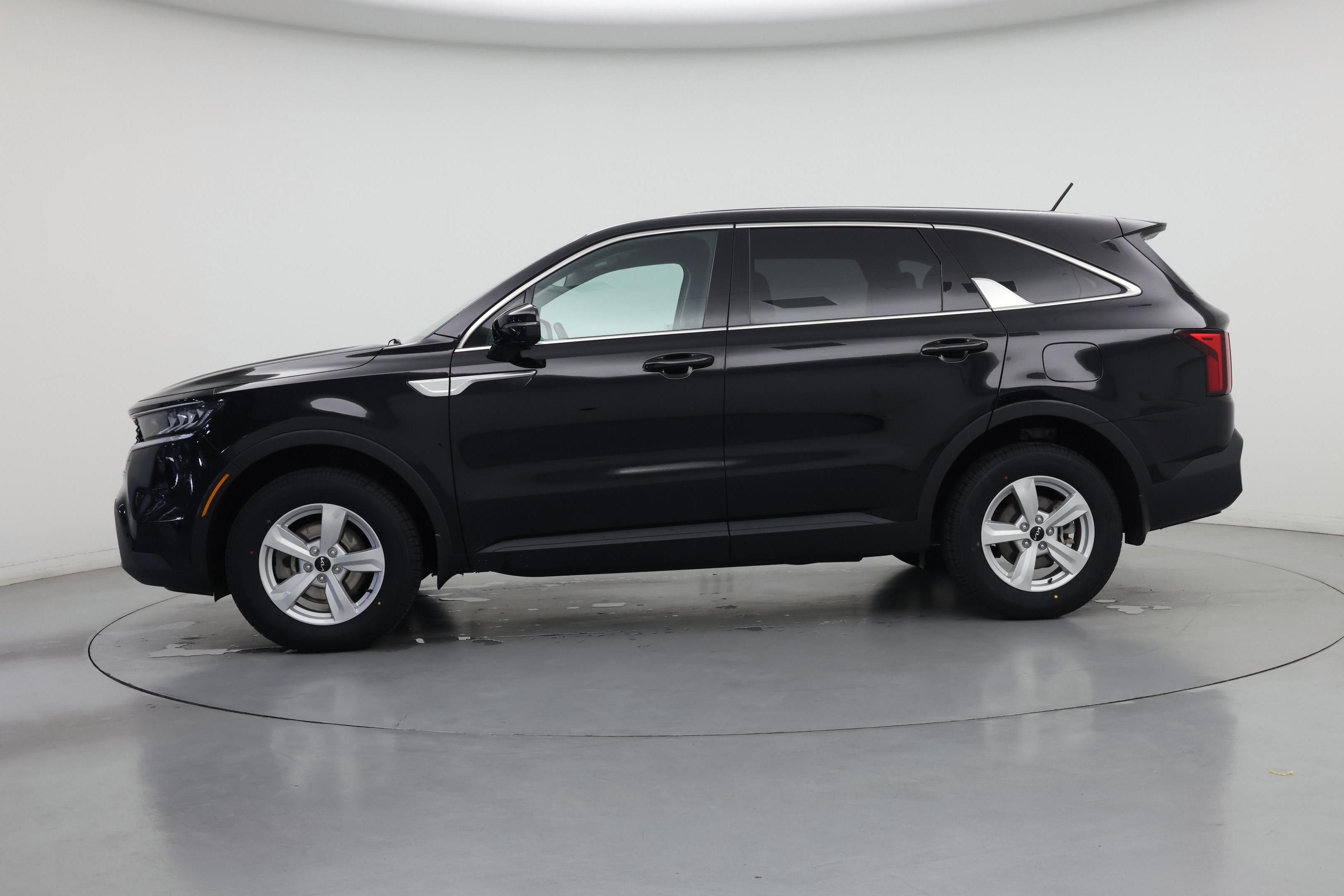 Thumbnail: 2023 Kia Sorento - 3