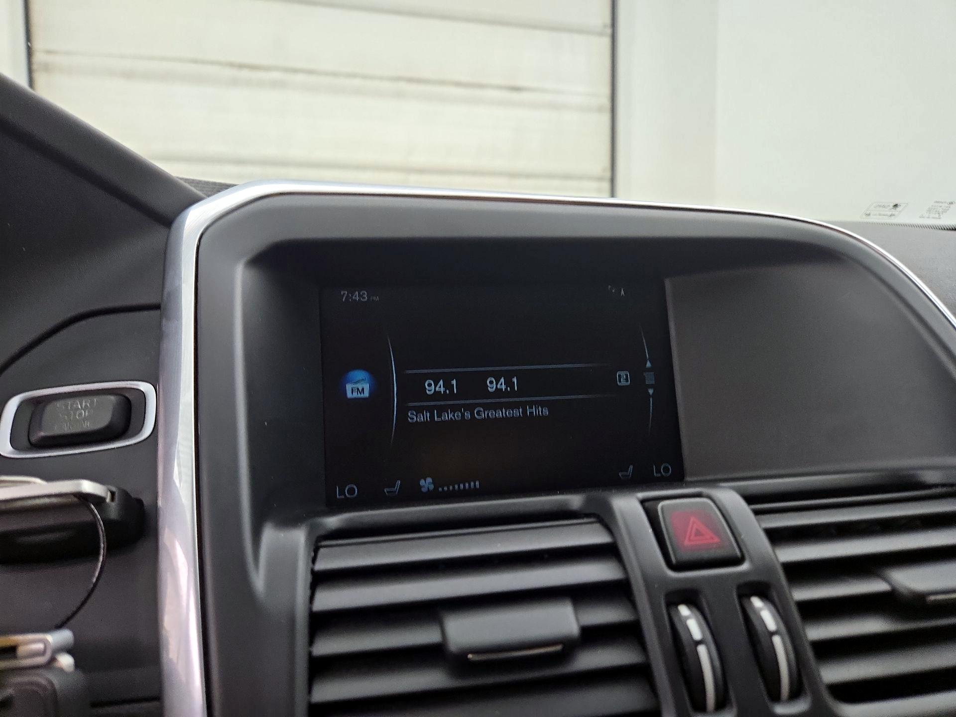 Thumbnail: 2017 Volvo XC60 - 16