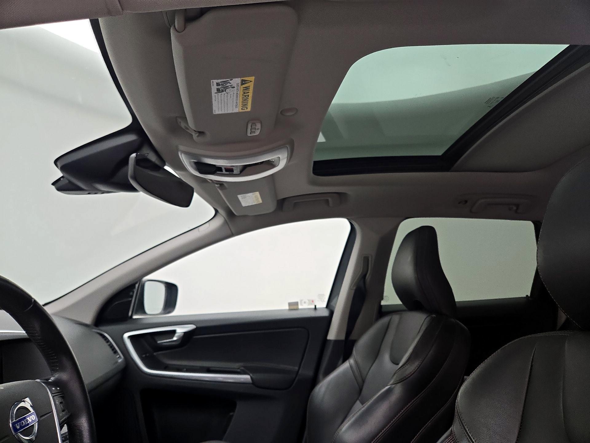 Thumbnail: 2017 Volvo XC60 - 20