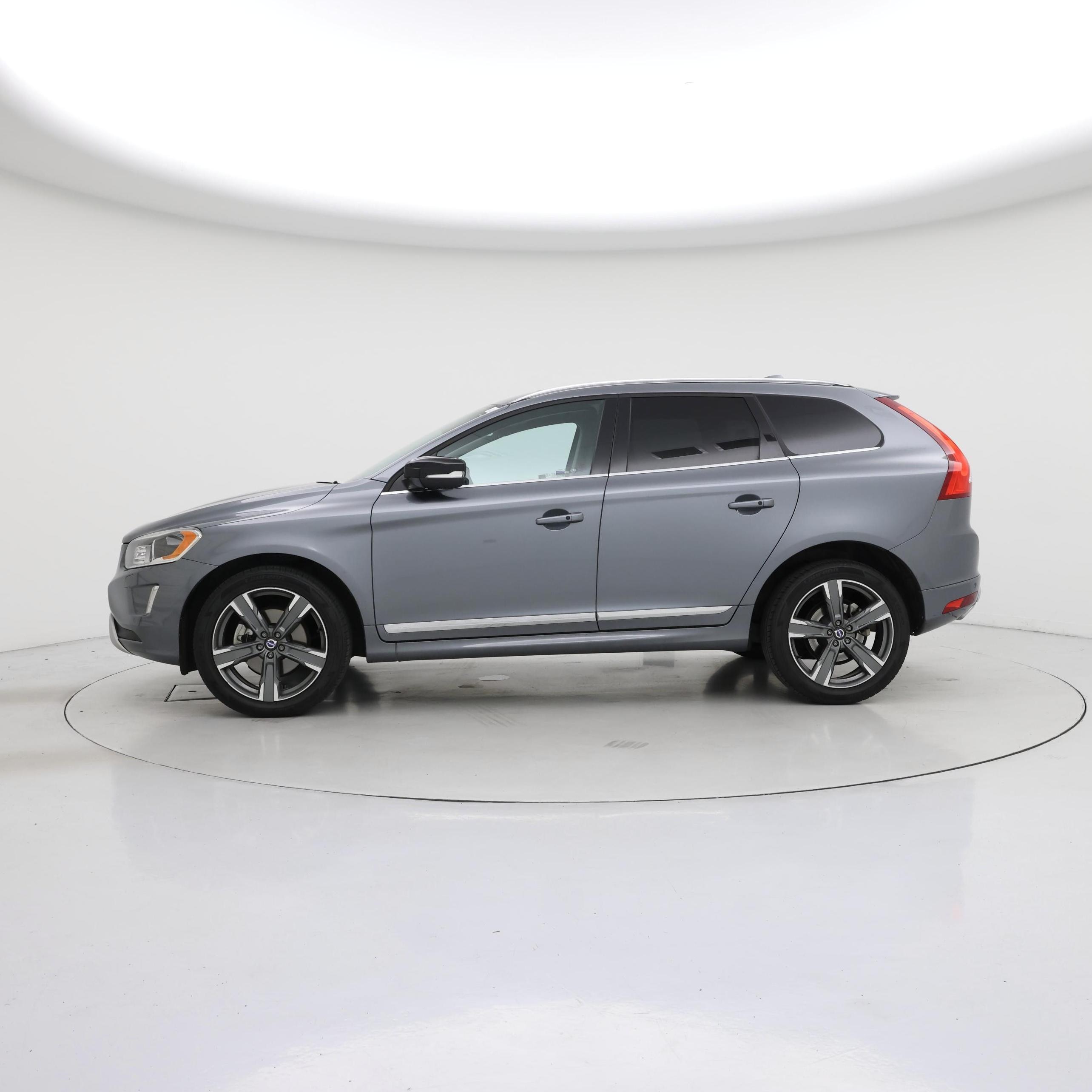 Thumbnail: 2017 Volvo XC60 - 3