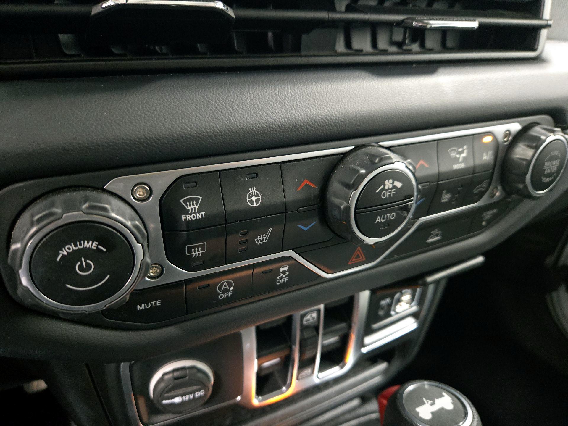 Thumbnail: 2025 Jeep Wrangler - 16