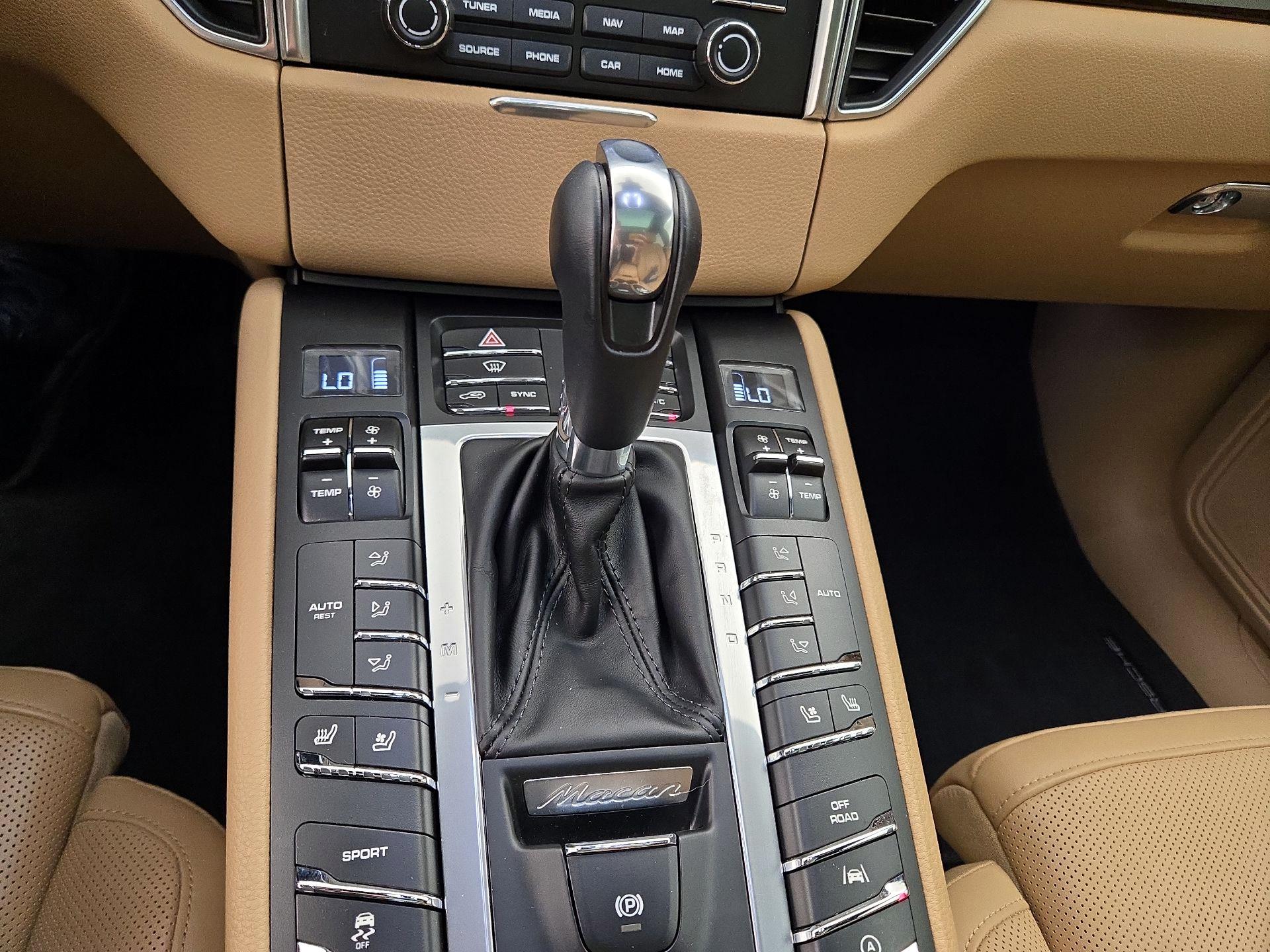 Thumbnail: 2018 Porsche Macan - 18