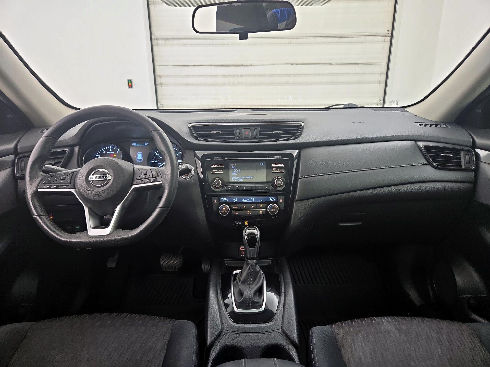 Thumbnail: 2017 Nissan Rogue - 9