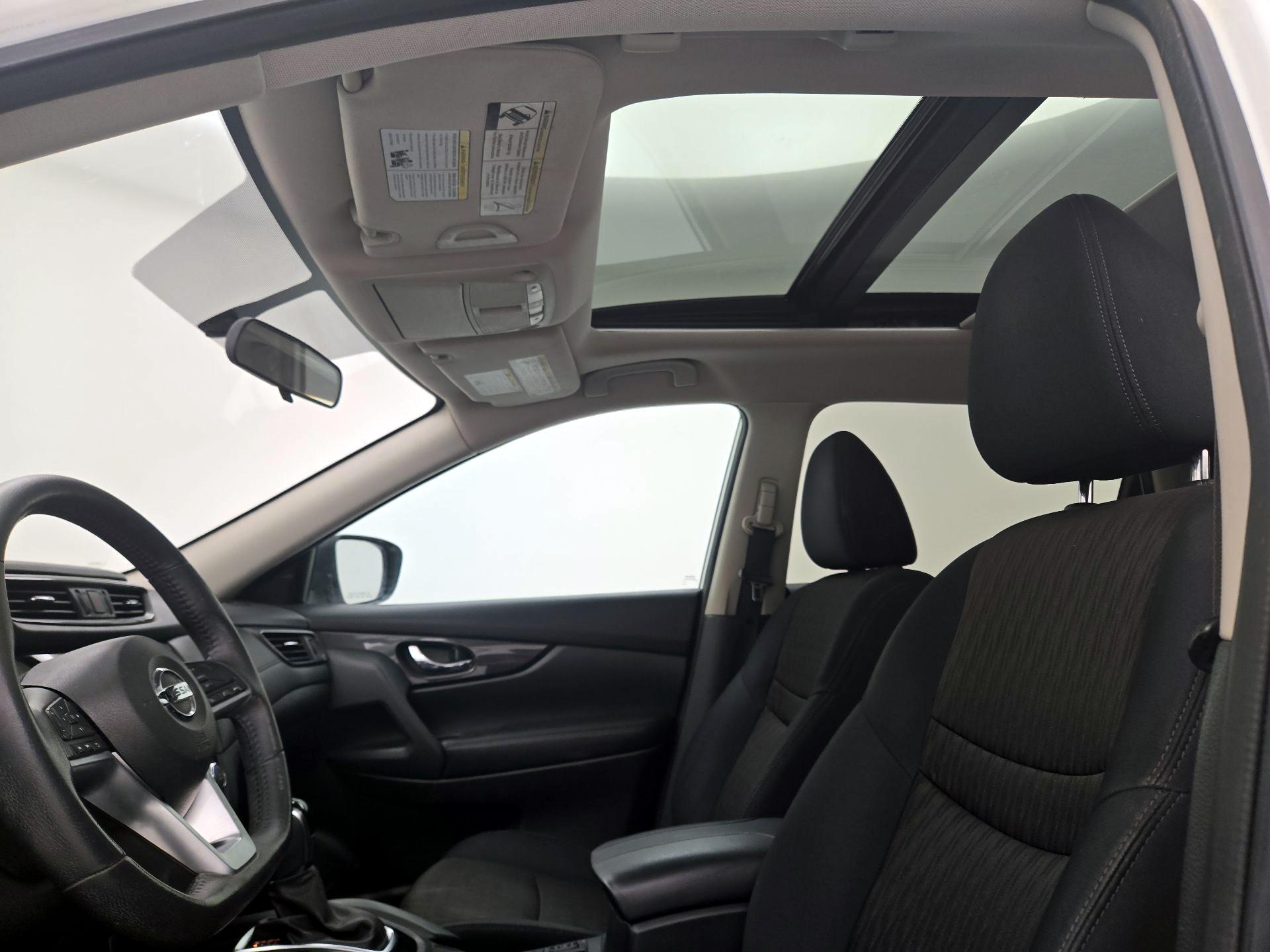 Thumbnail: 2017 Nissan Rogue - 19