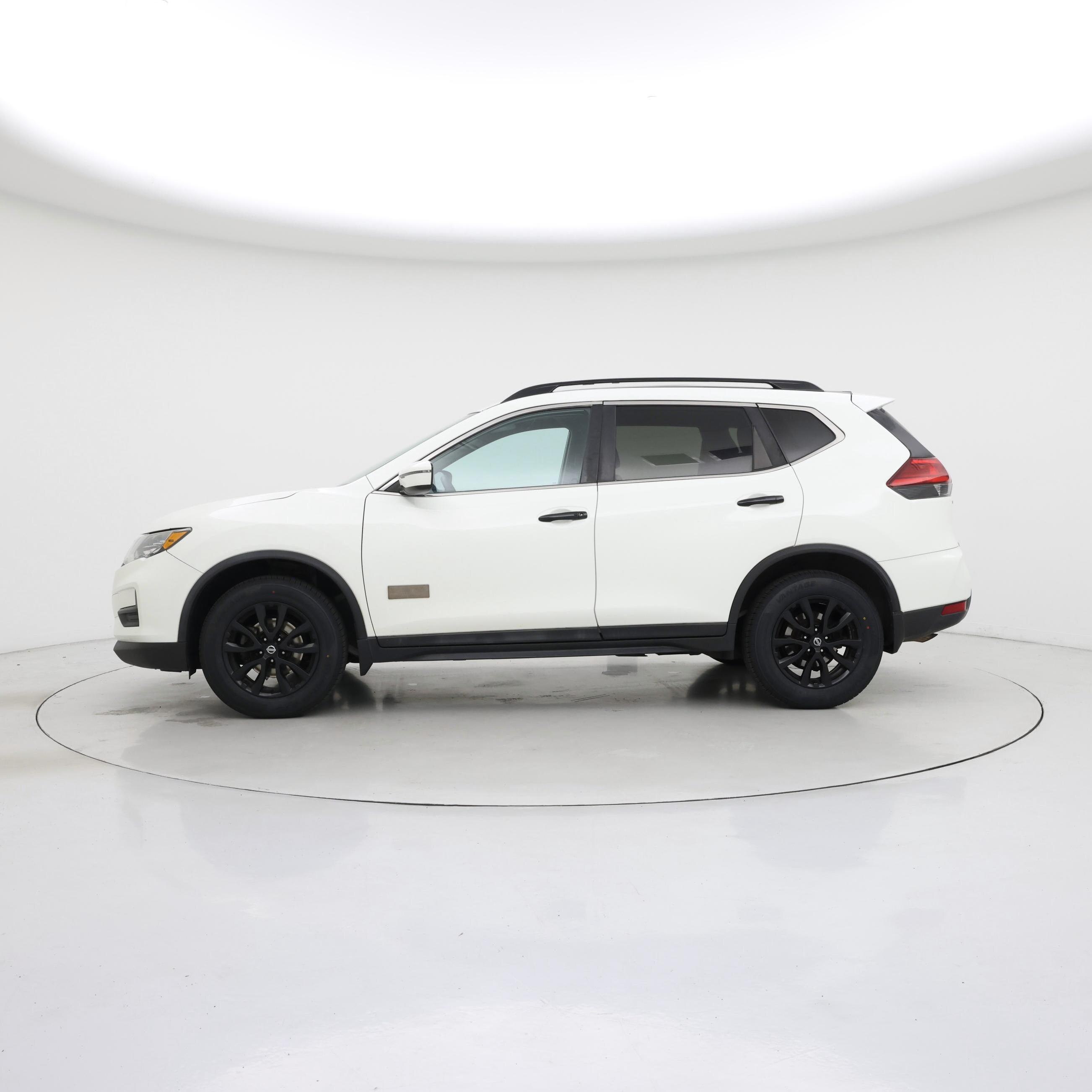 Thumbnail: 2017 Nissan Rogue - 3
