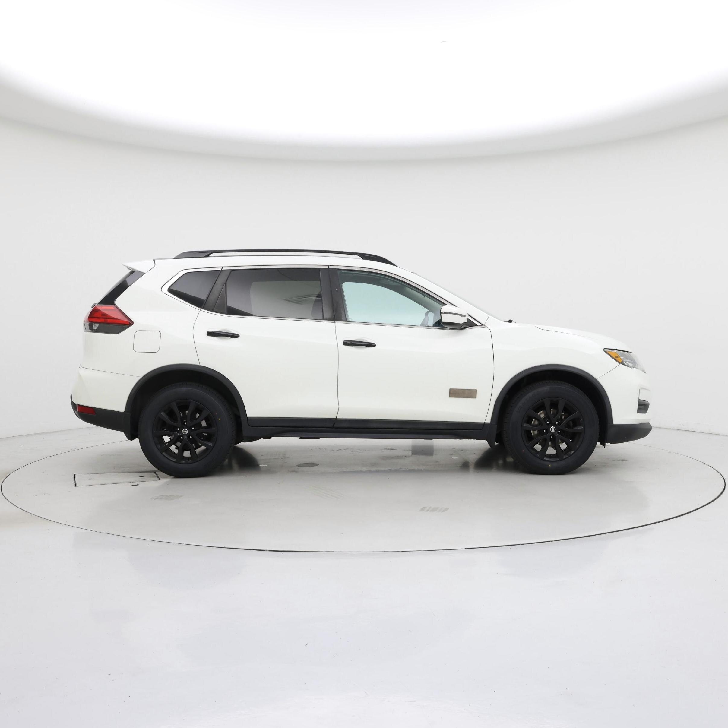 Thumbnail: 2017 Nissan Rogue - 7