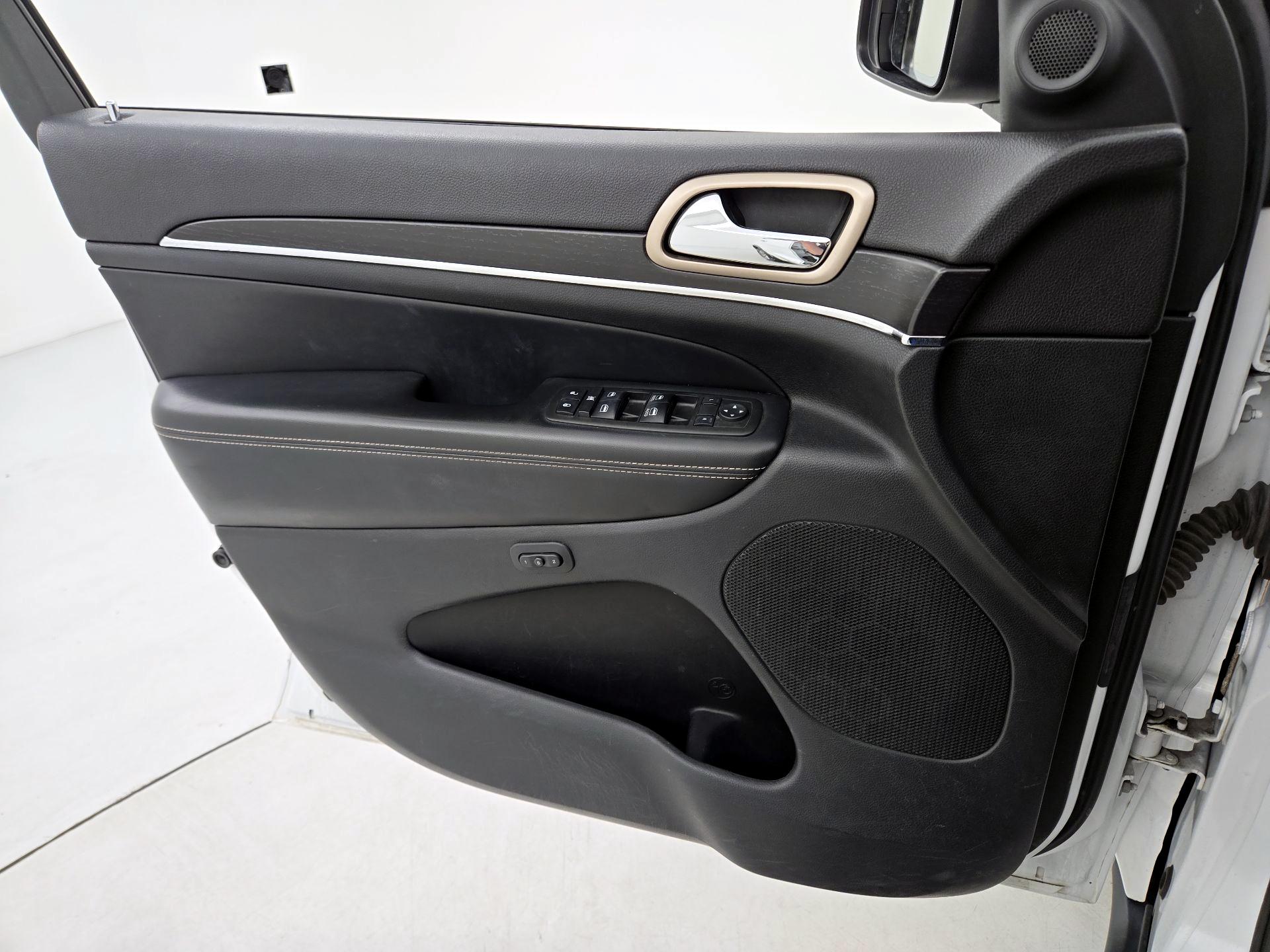 Thumbnail: 2014 Jeep Grand Cherokee - 12