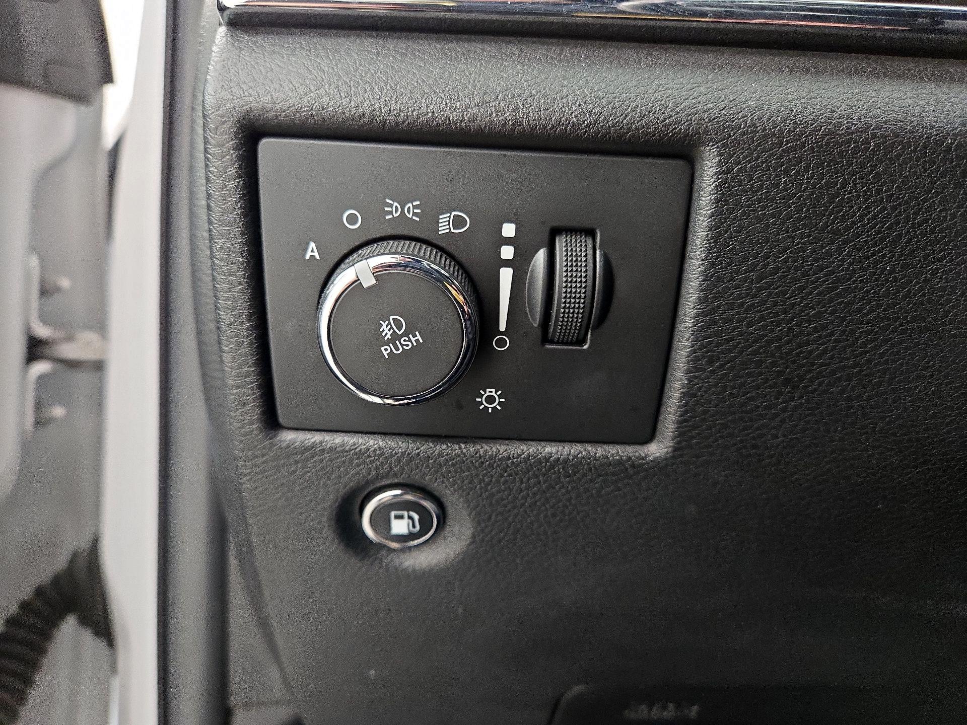 Thumbnail: 2014 Jeep Grand Cherokee - 13