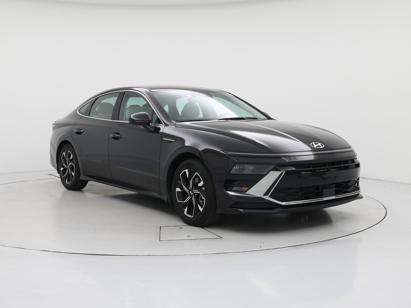 2025 Hyundai Sonata SEL - Photo 2