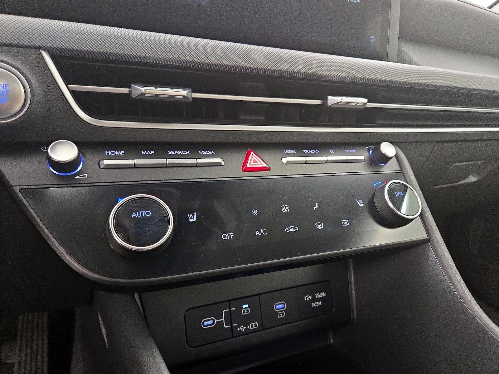2025 Hyundai Sonata SEL - Photo 17