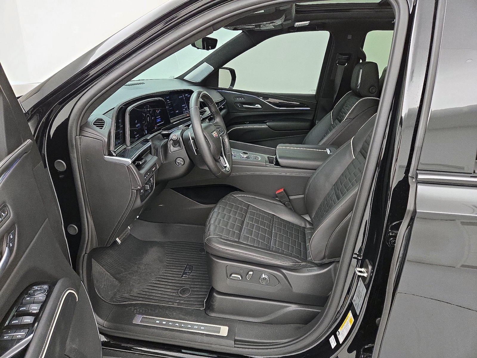 2024 Cadillac Escalade V-Series - Photo 12