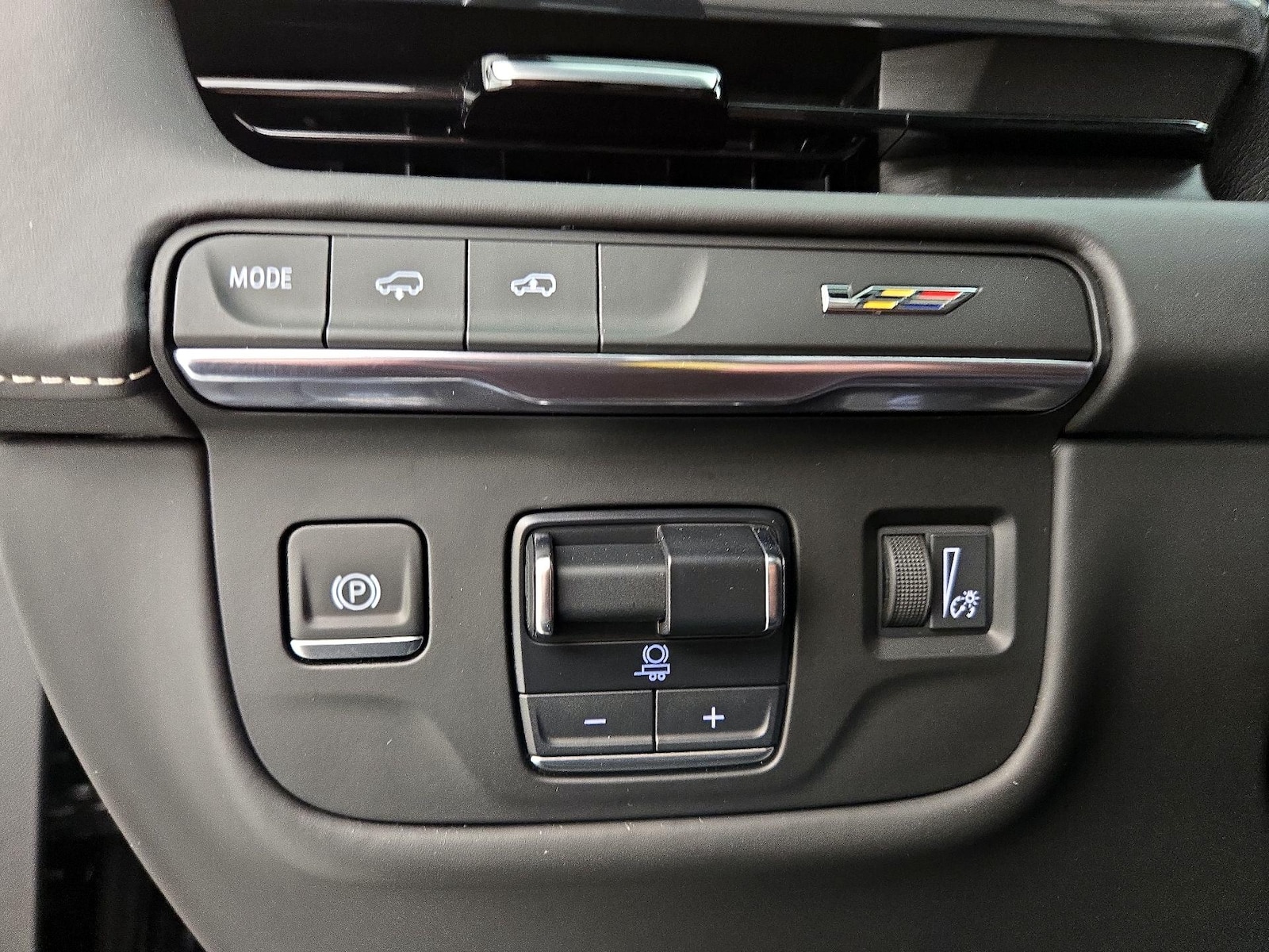 2024 Cadillac Escalade V-Series - Photo 14