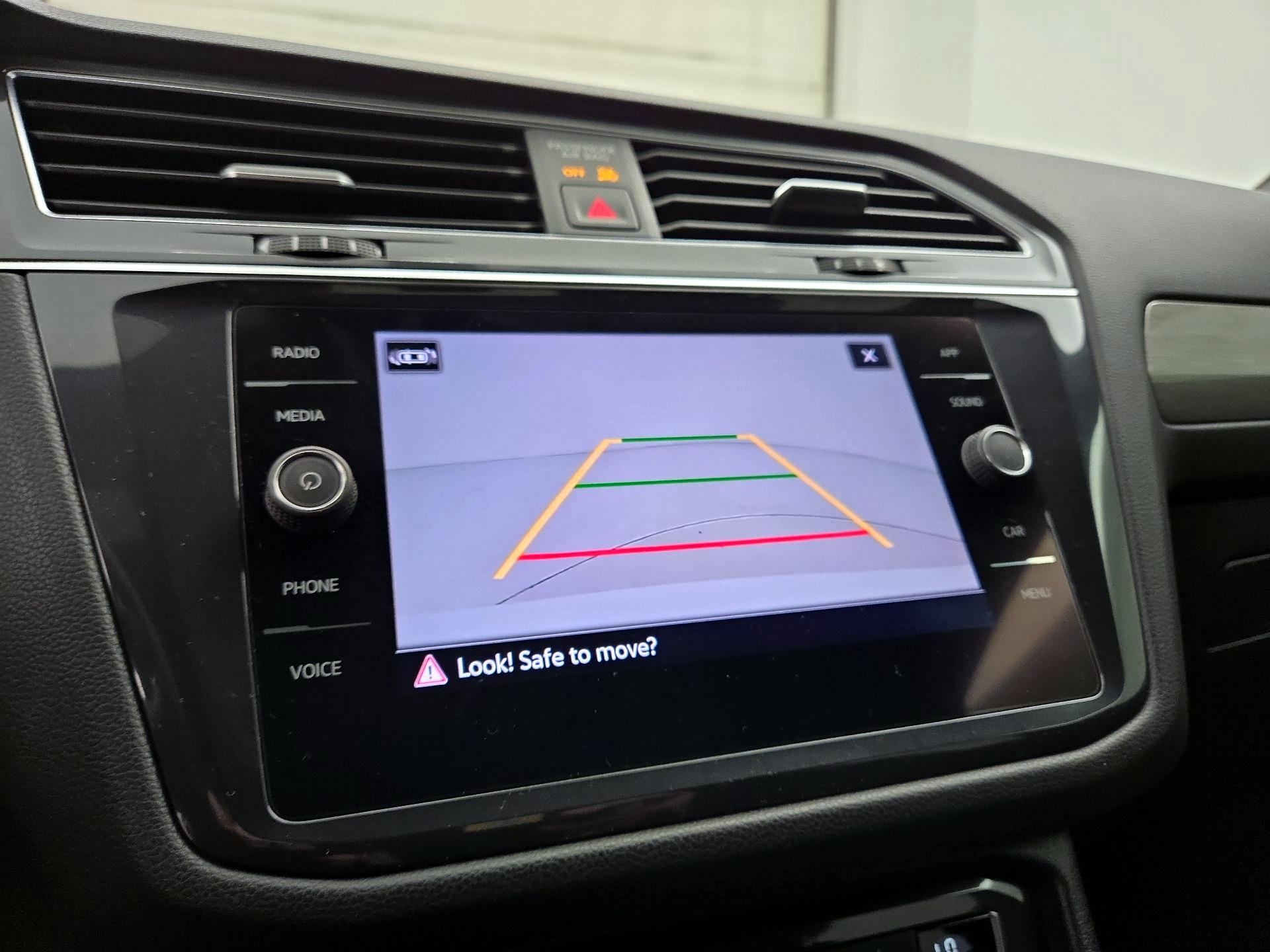 Thumbnail: 2021 Volkswagen Tiguan - 14