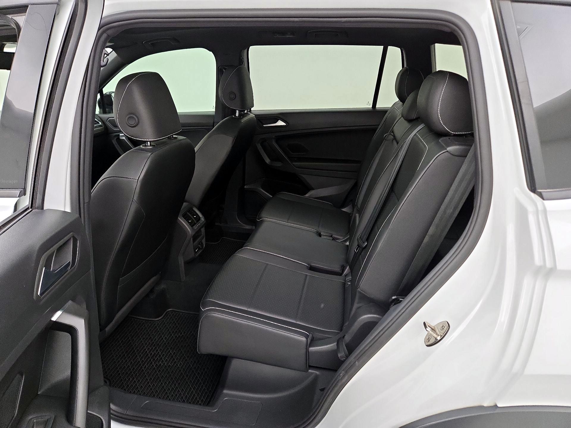 Thumbnail: 2021 Volkswagen Tiguan - 20
