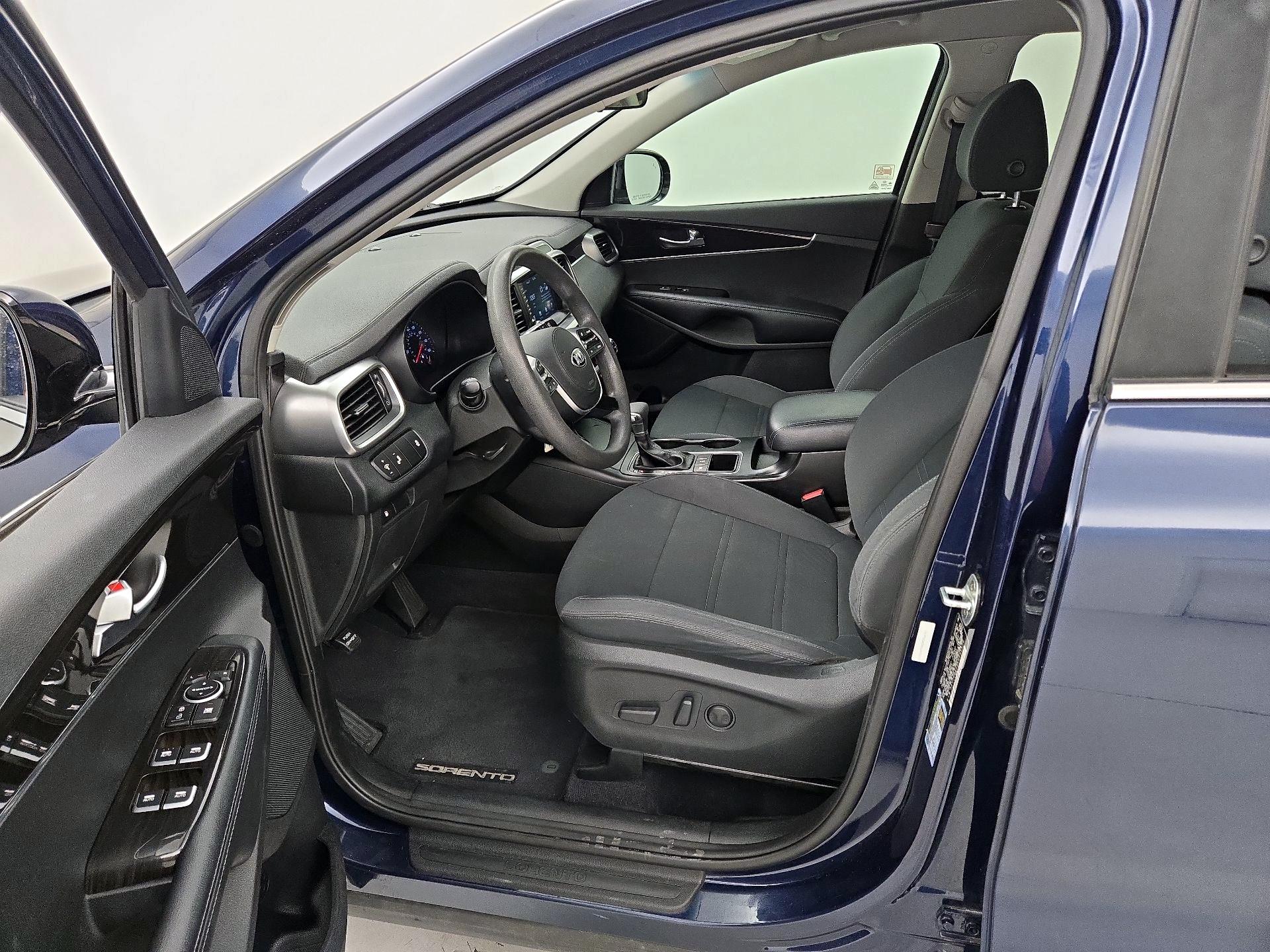 Thumbnail: 2019 Kia Sorento - 11