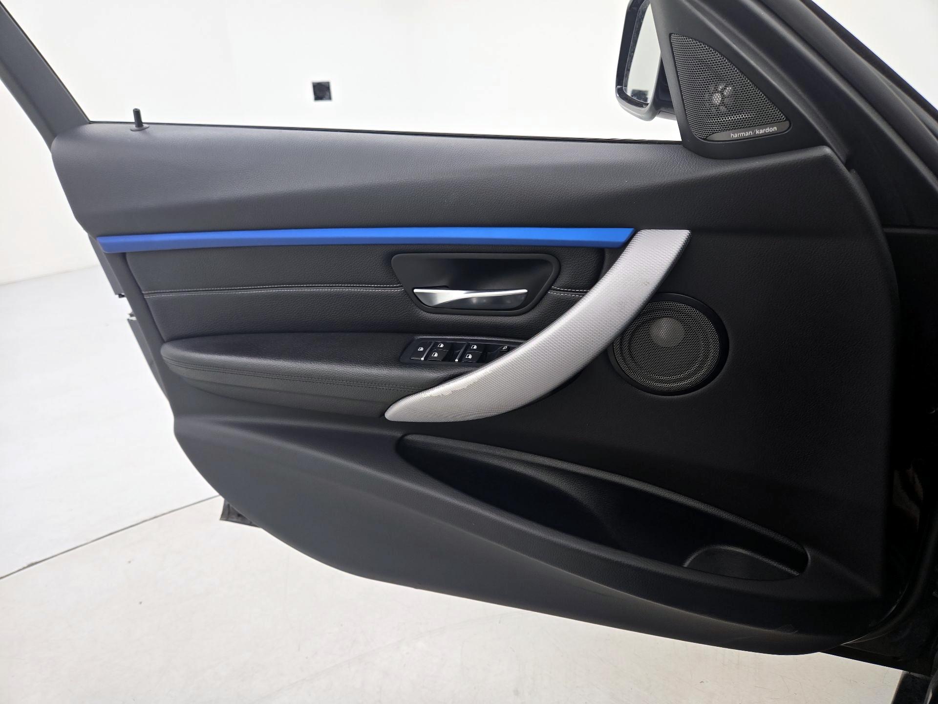 Thumbnail: 2018 BMW 3 Series - 12