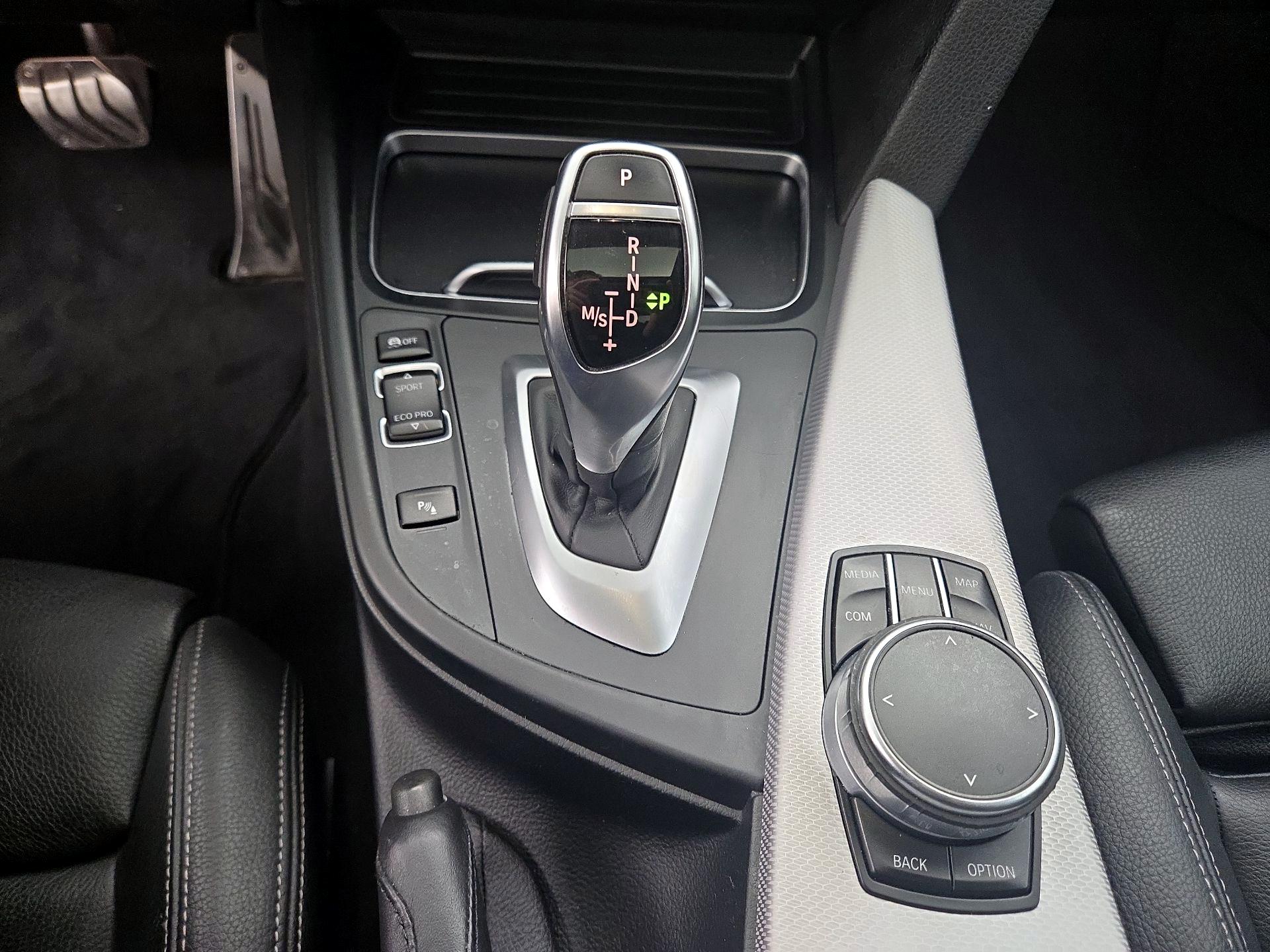 Thumbnail: 2018 BMW 3 Series - 18