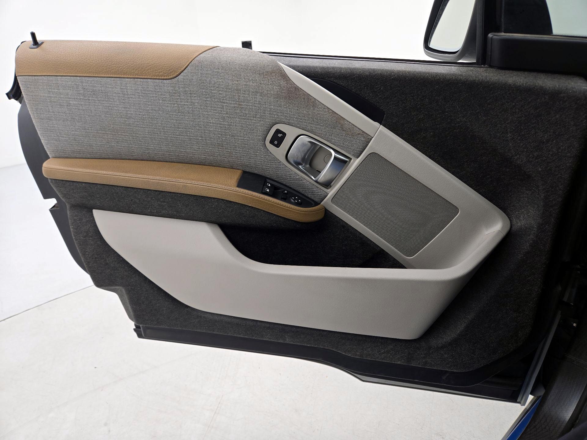 Thumbnail: 2017 BMW i3 - 12
