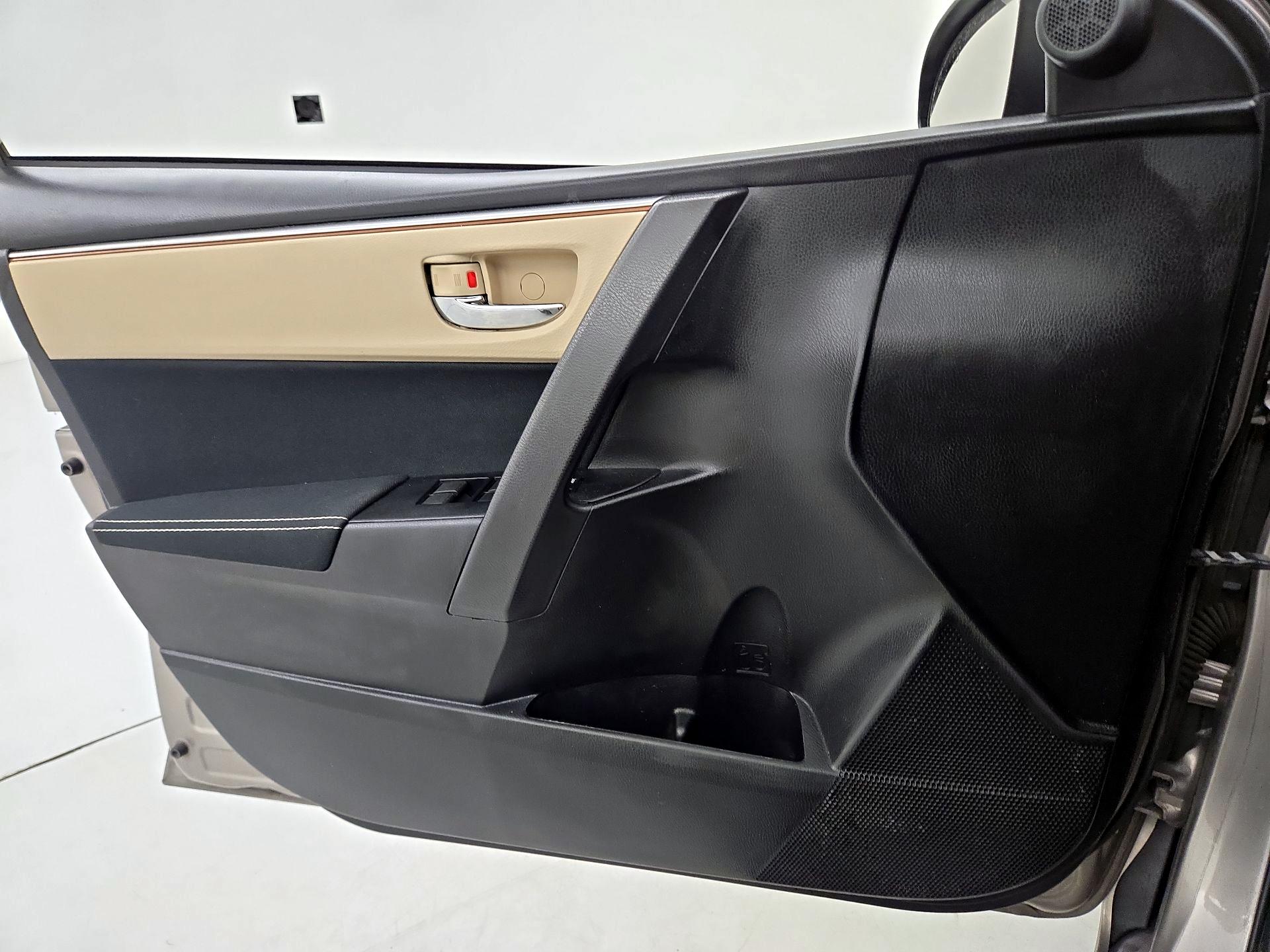 Thumbnail: 2014 Toyota Corolla - 12
