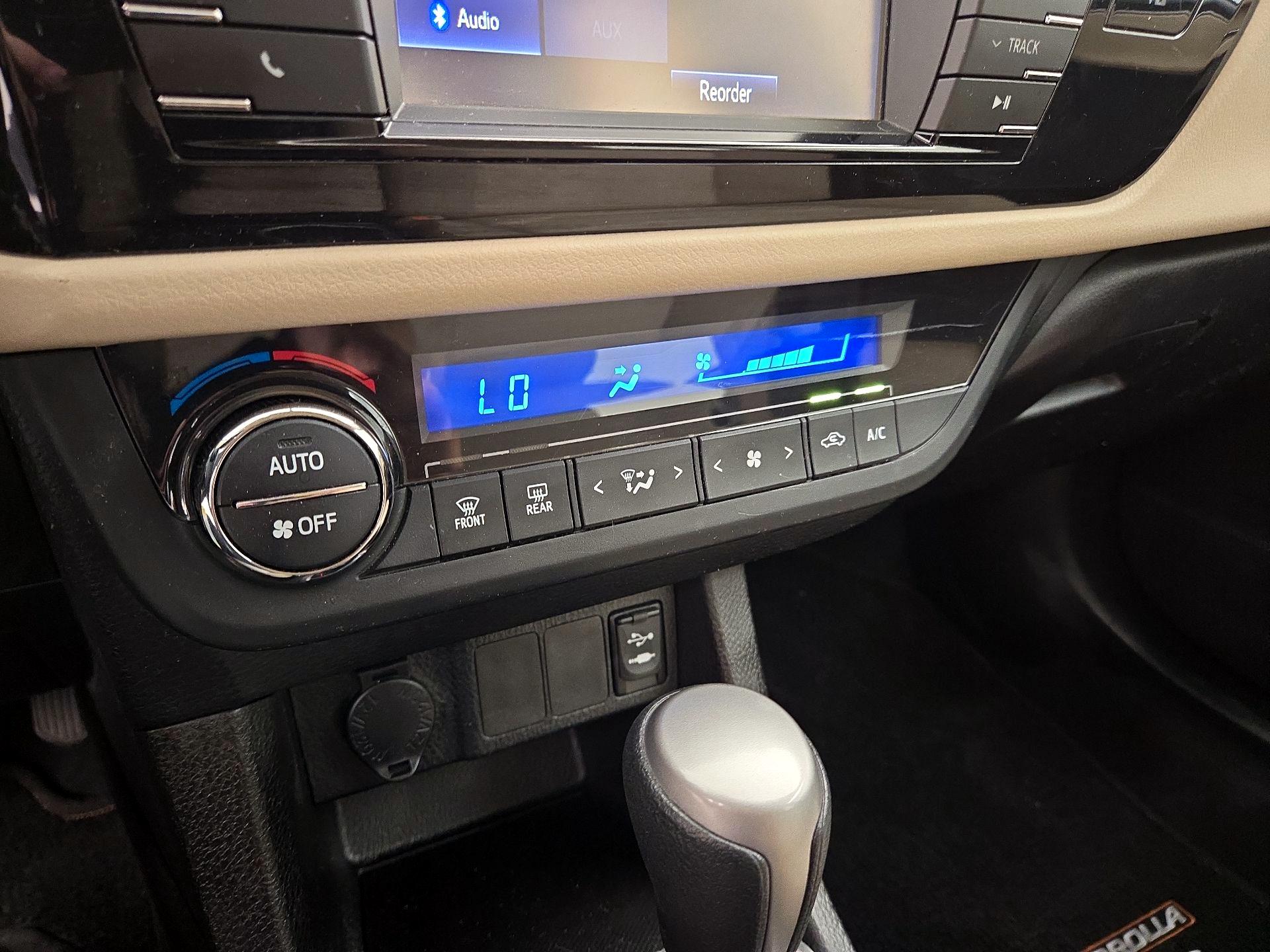 Thumbnail: 2014 Toyota Corolla - 16