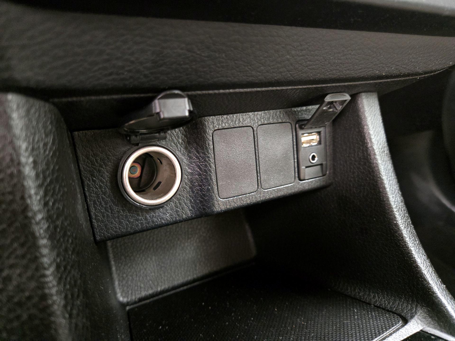 Thumbnail: 2014 Toyota Corolla - 18