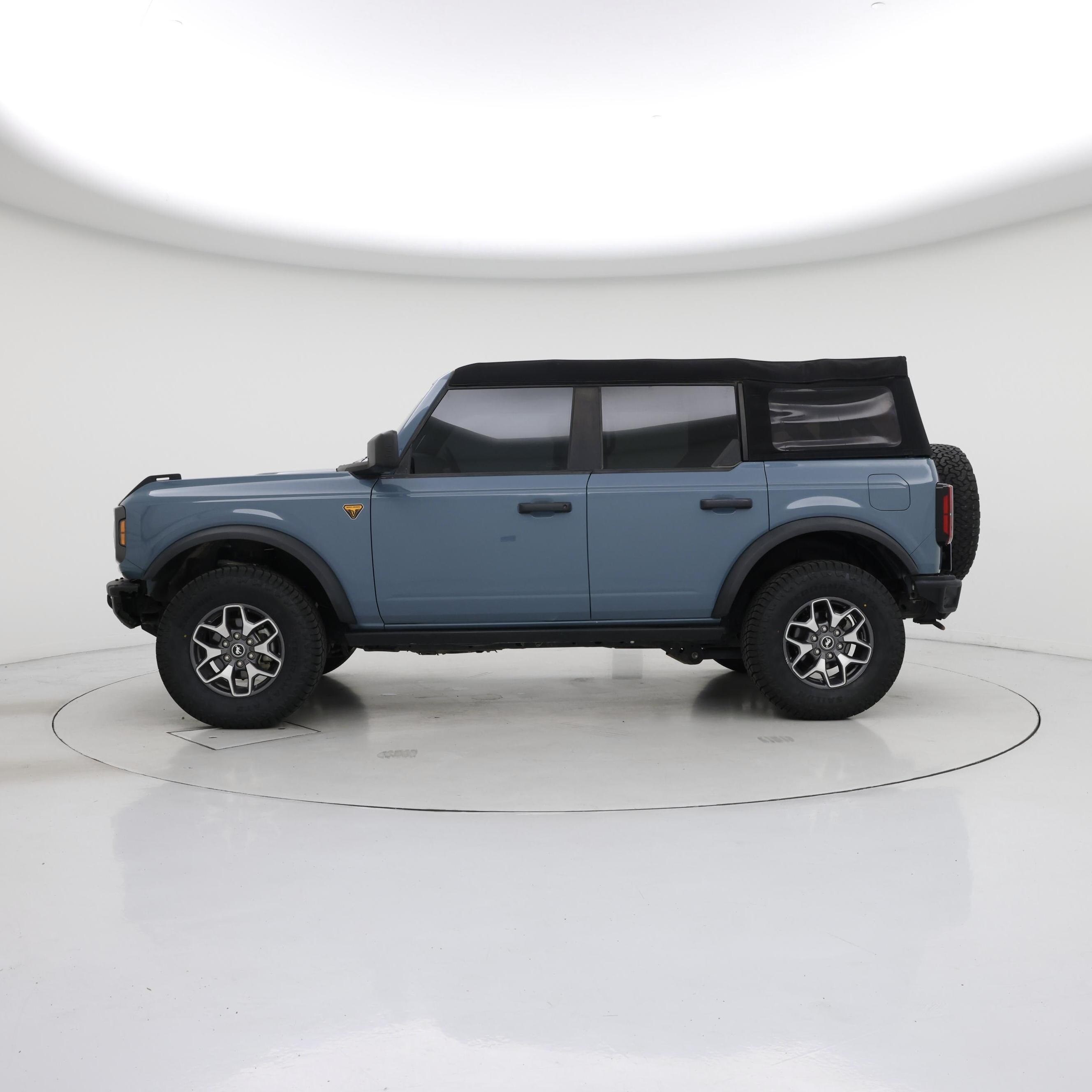 Thumbnail: 2023 Ford Bronco - 3
