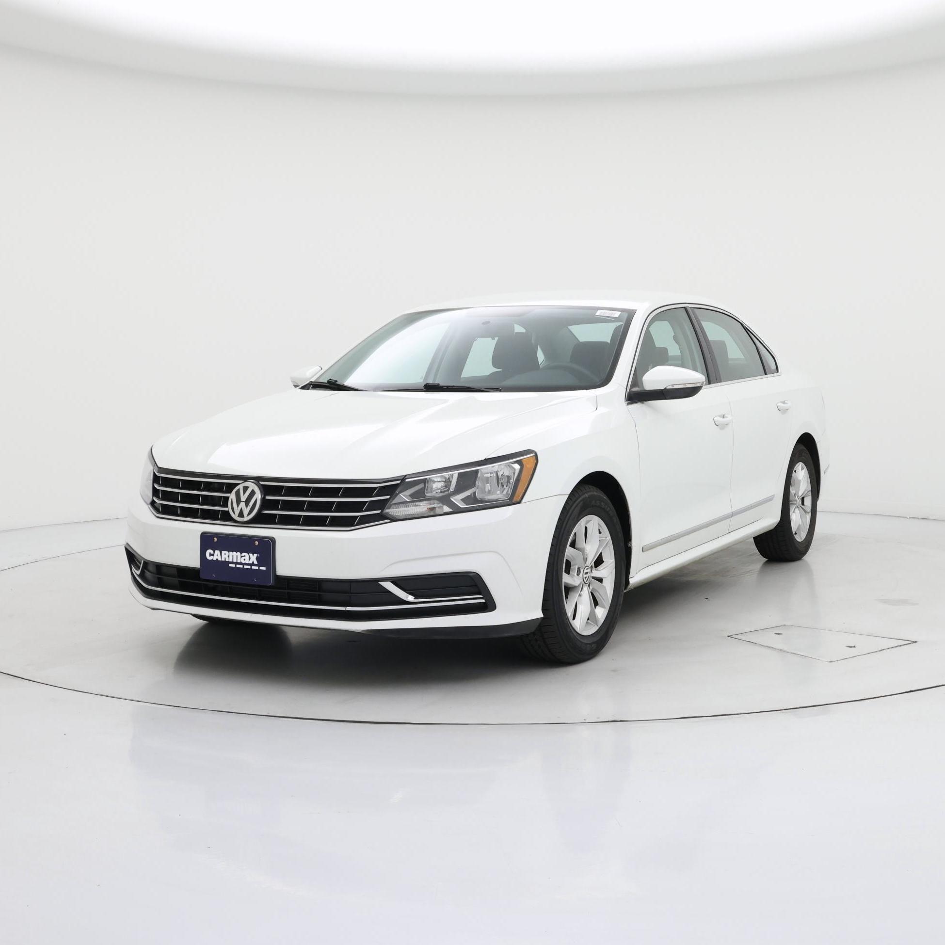 Thumbnail: 2016 Volkswagen Passat - 4