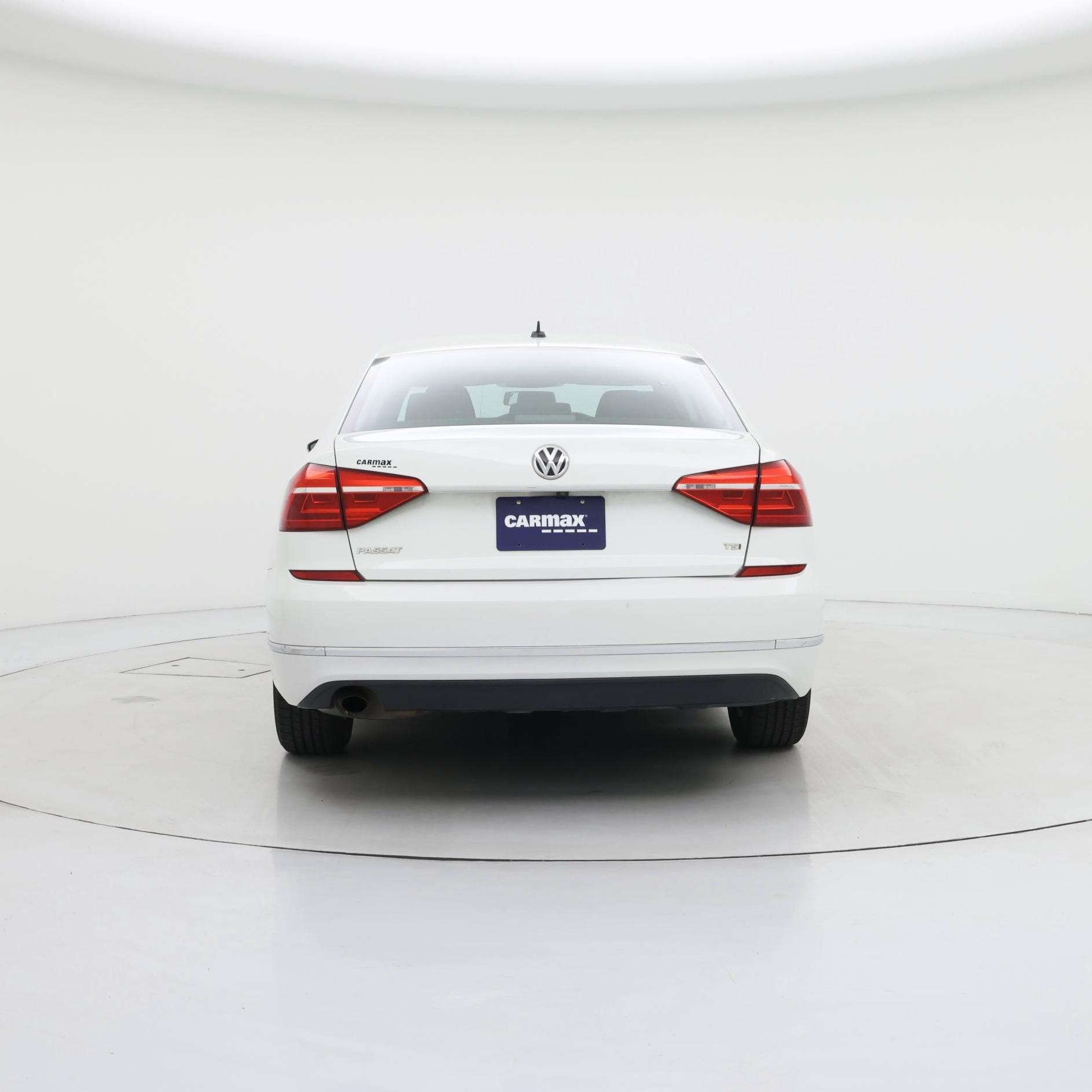 Thumbnail: 2016 Volkswagen Passat - 6