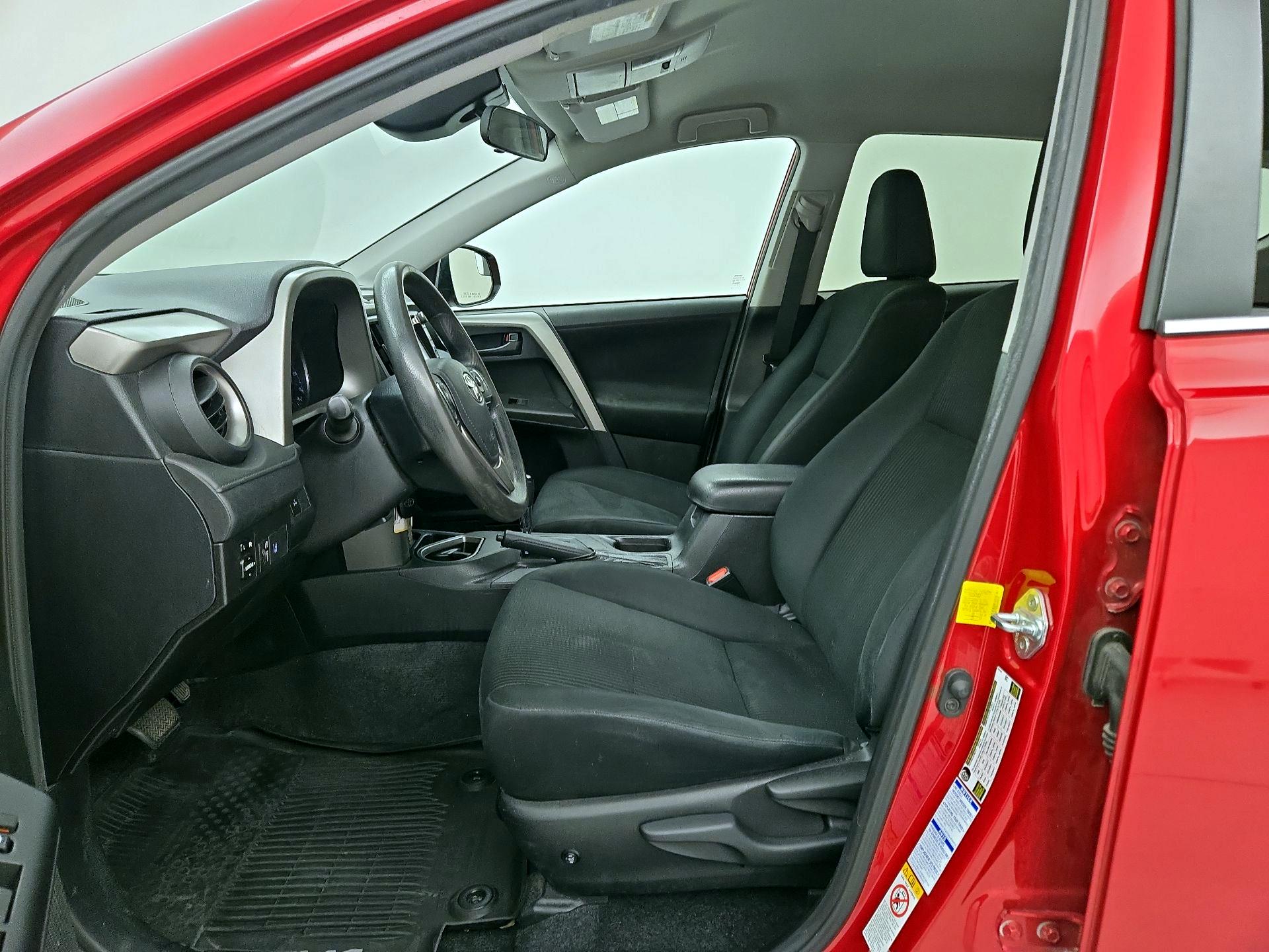Thumbnail: 2017 Toyota RAV4 - 11
