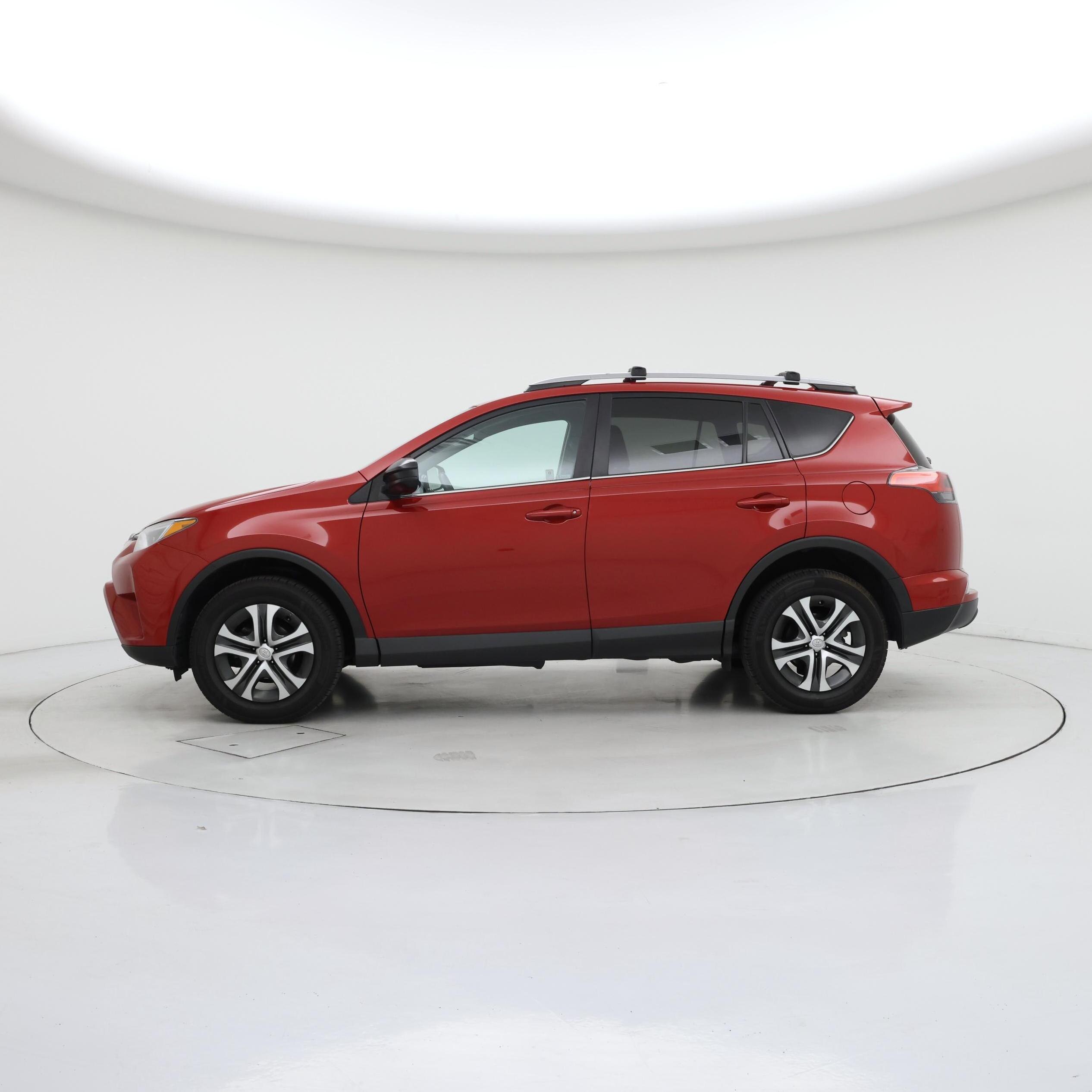 Thumbnail: 2017 Toyota RAV4 - 3